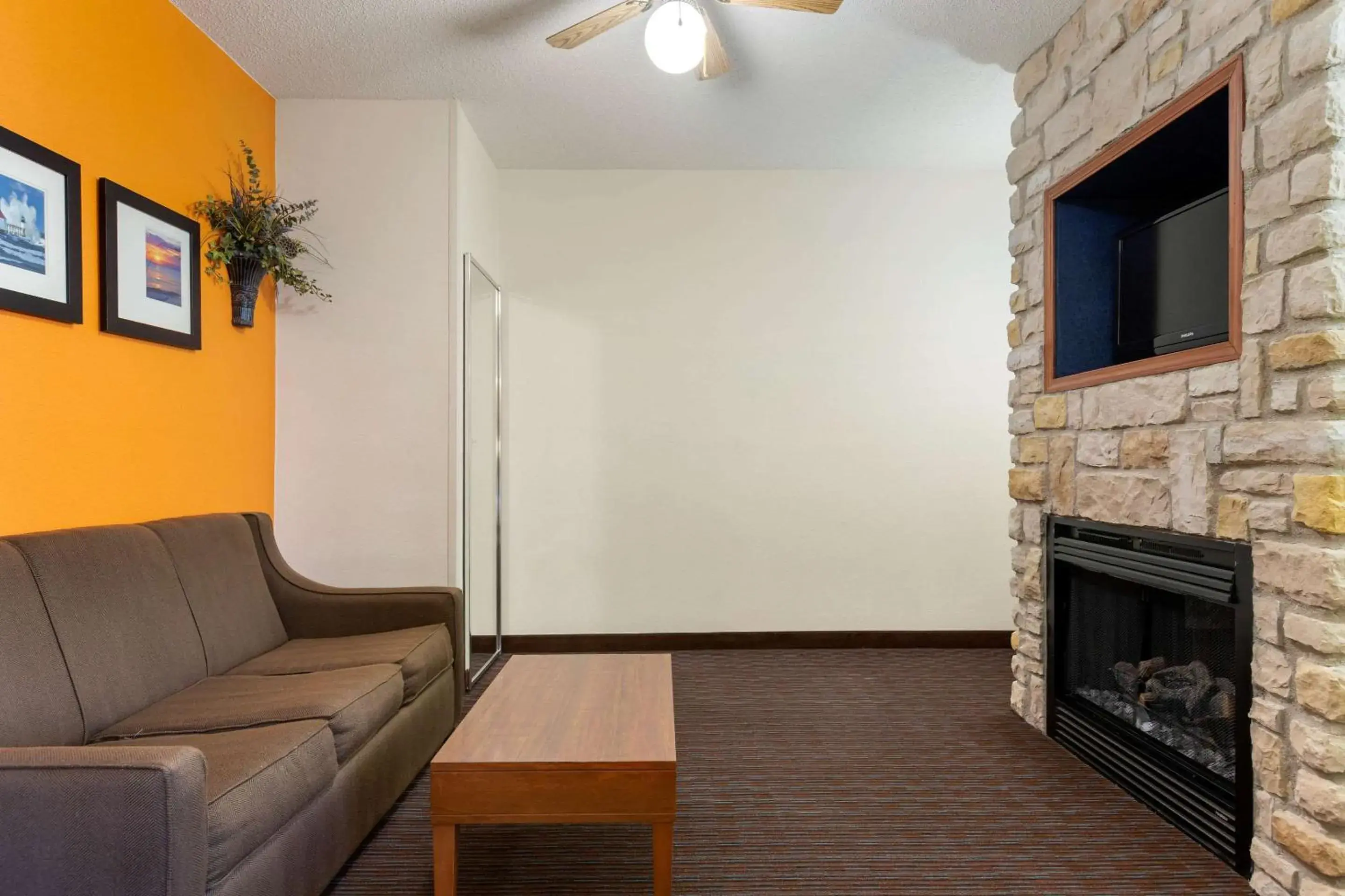 King Suite with Fireplace - Non-Smoking in Comfort Suites Stevensville - St Joseph King Suite with Fireplace - Non-Smoking in Comfort Suites Stevensville - St Joseph