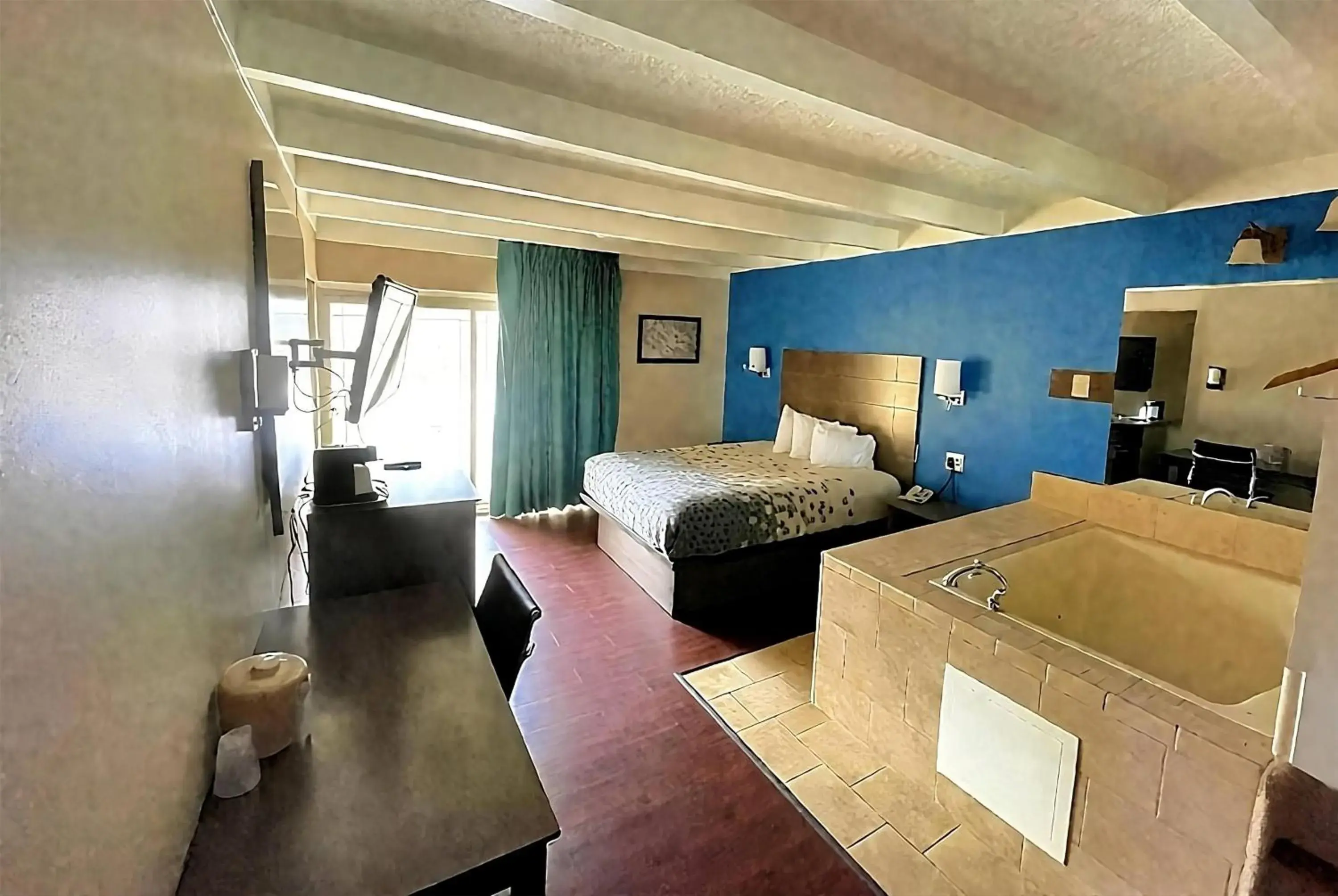 Queen Studio Suite - Non-Smoking in Baymont by Wyndham Bay City Queen Studio Suite - Non-Smoking in Baymont by Wyndham Bay City