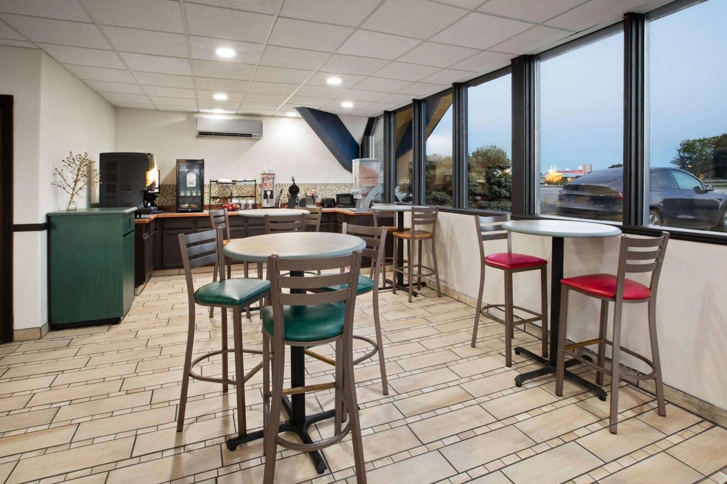 Breakfast in Baymont by Wyndham Bay City