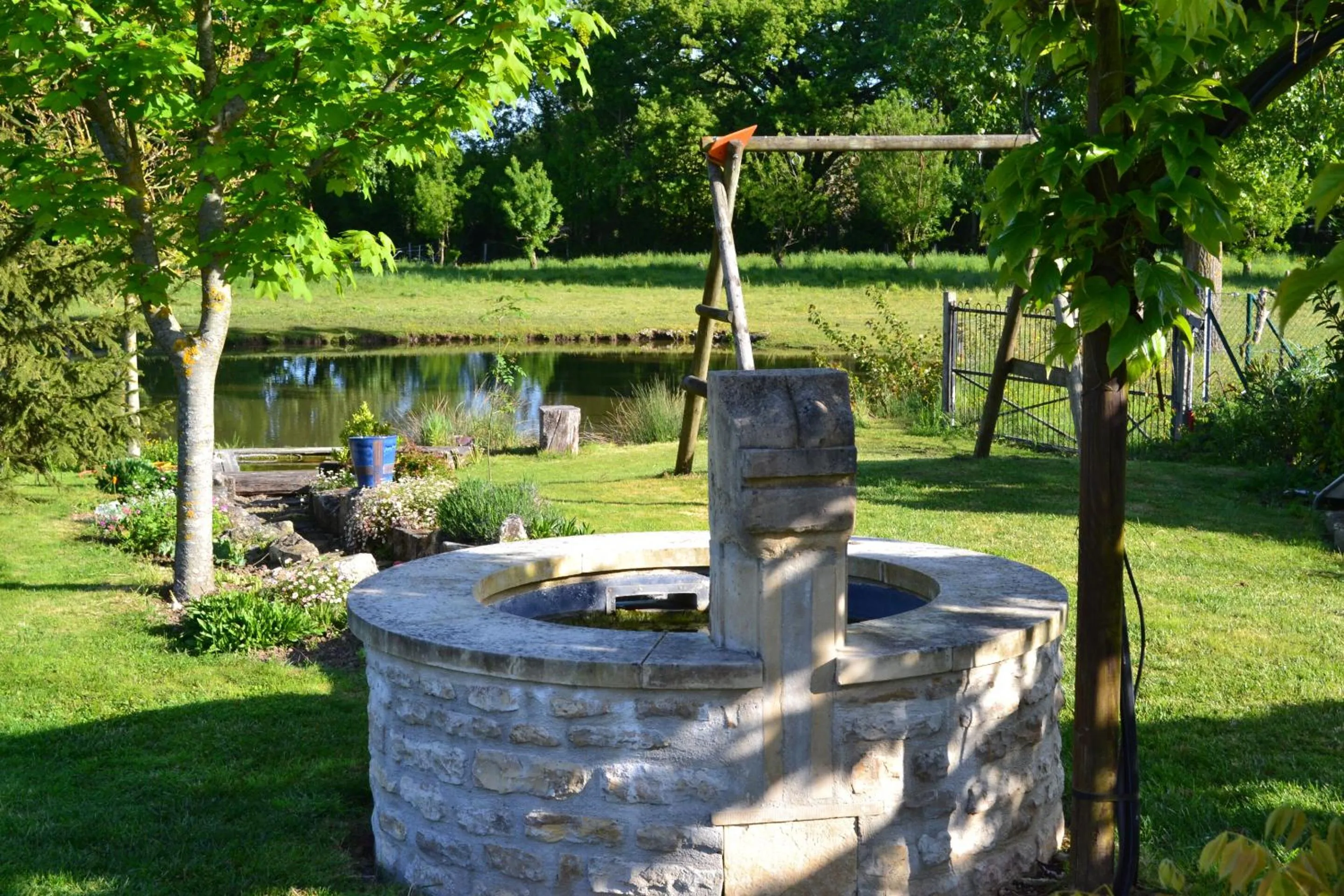 Property building in L'instant bleu