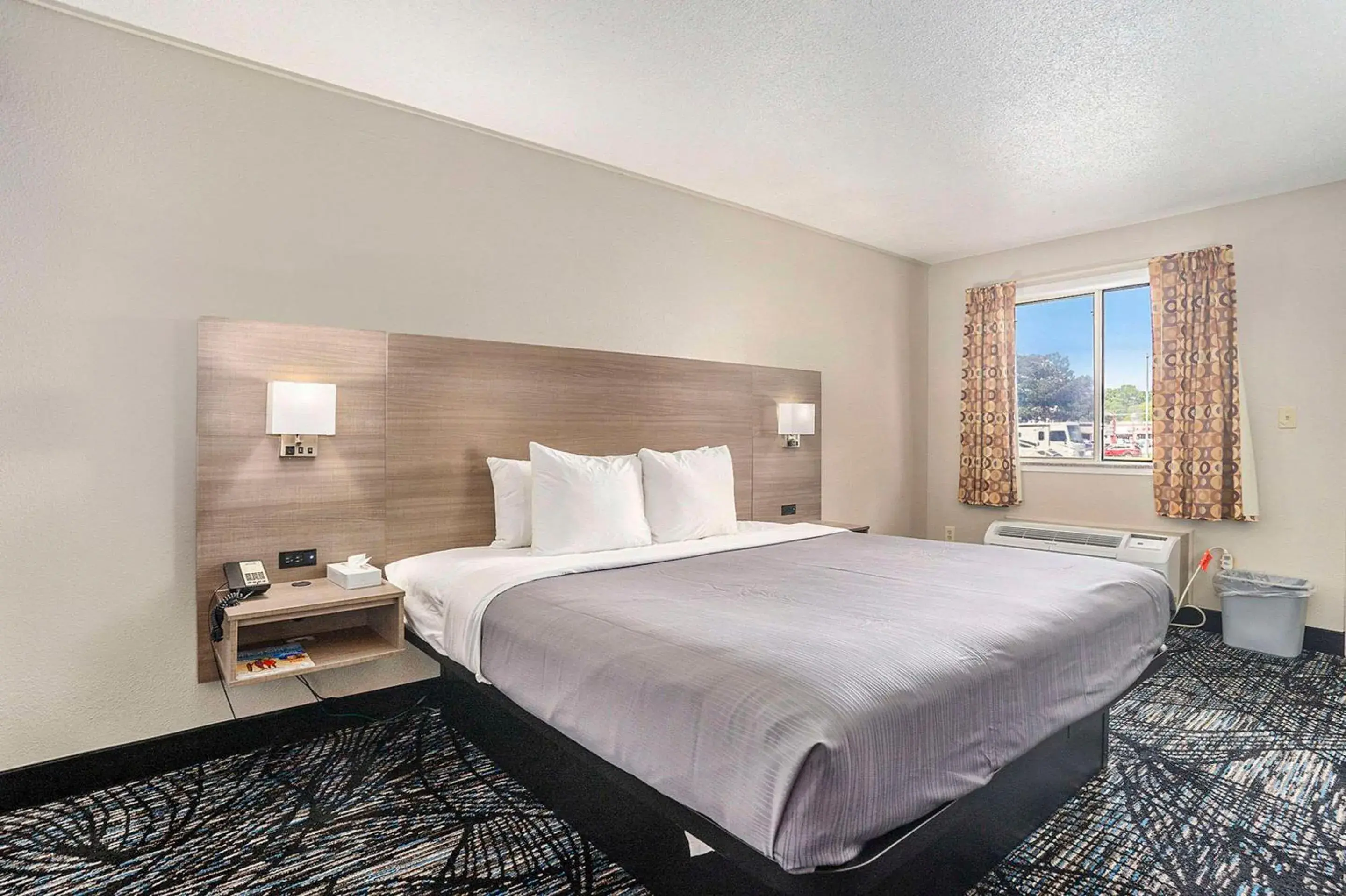 Bedroom, Bed in Rodeway Inn Bedroom, Bed in Rodeway Inn