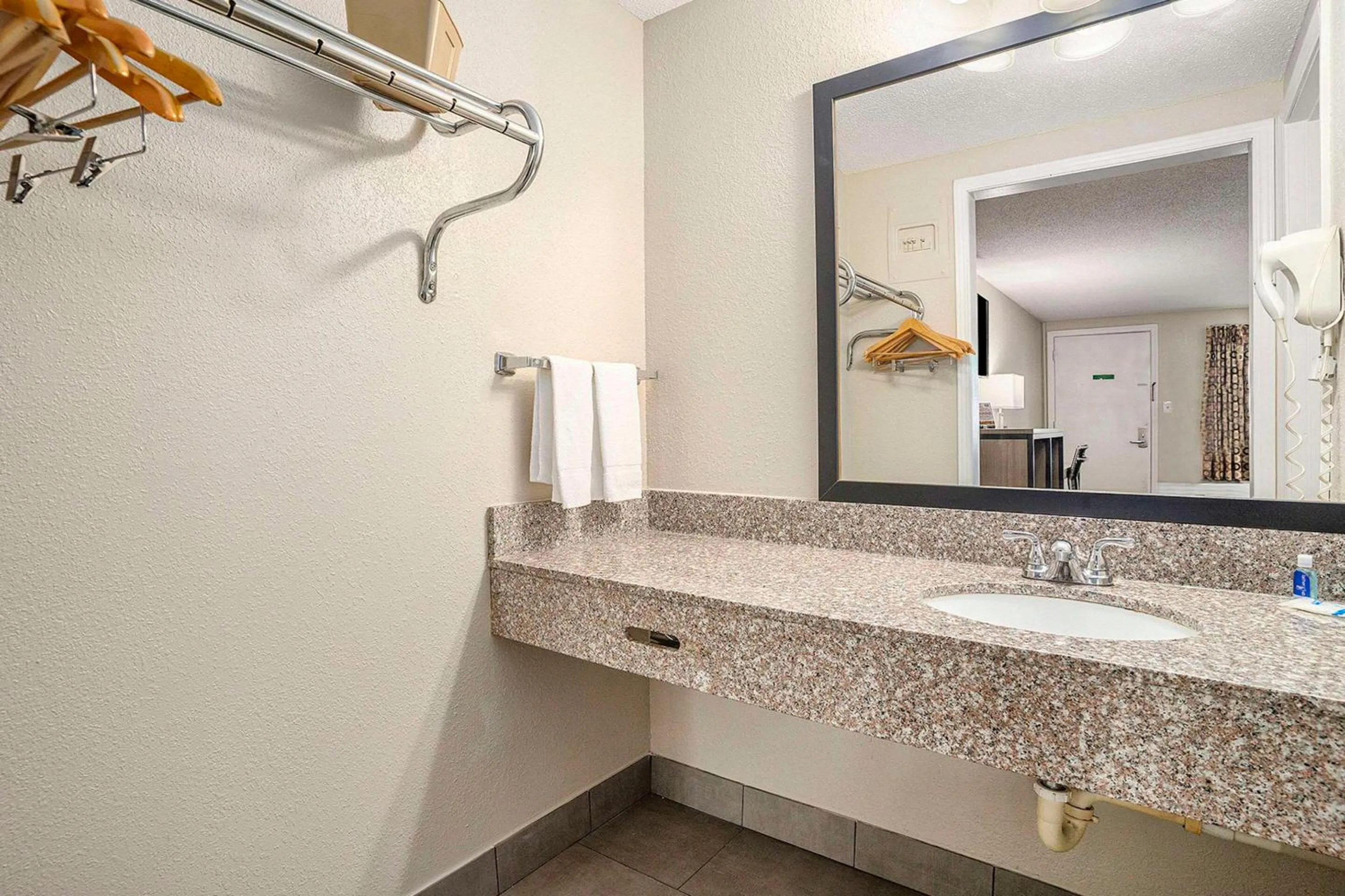 Bedroom in Rodeway Inn Grand Haven