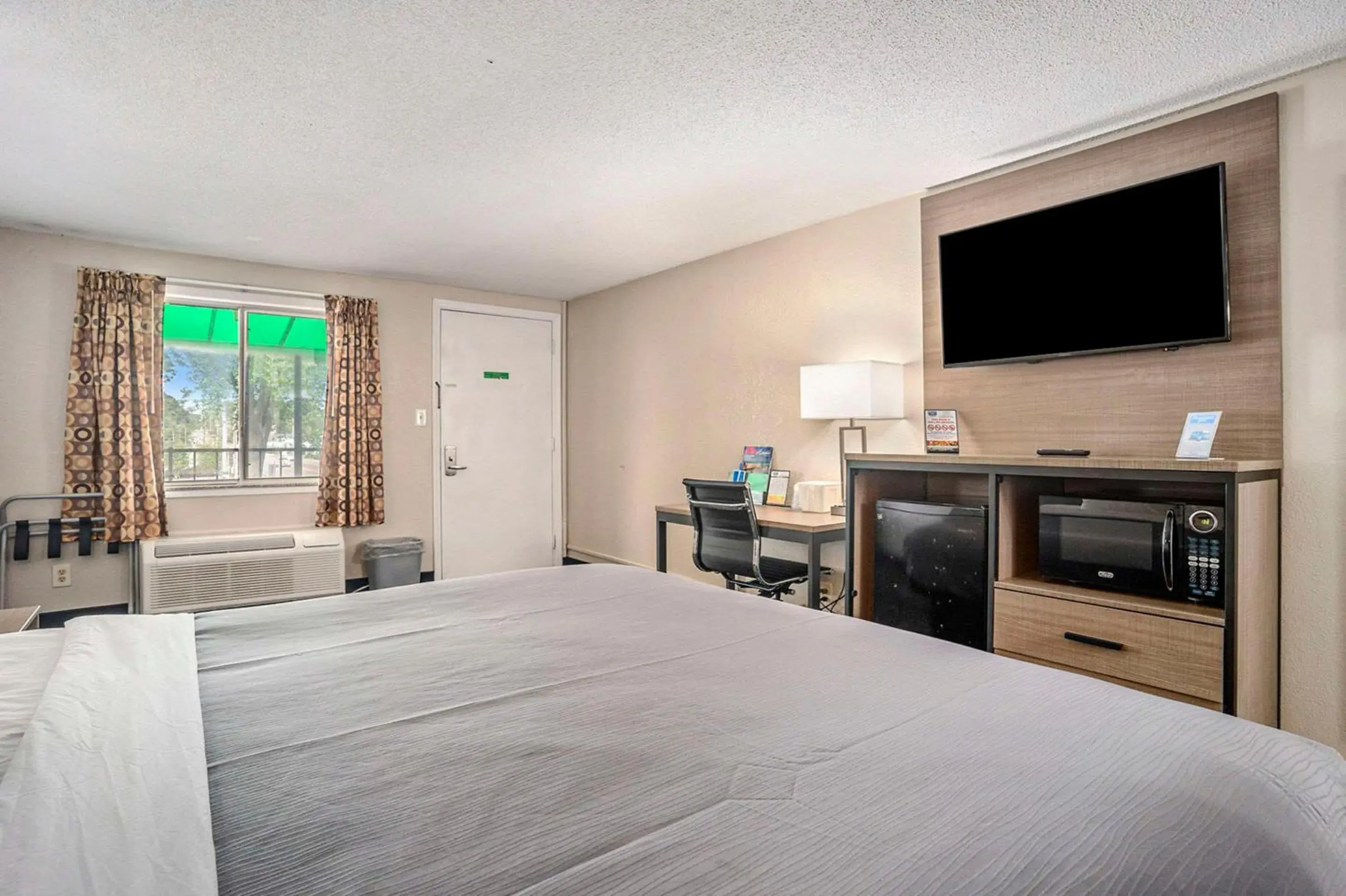 Bedroom, Bed in Rodeway Inn Bedroom, Bed in Rodeway Inn