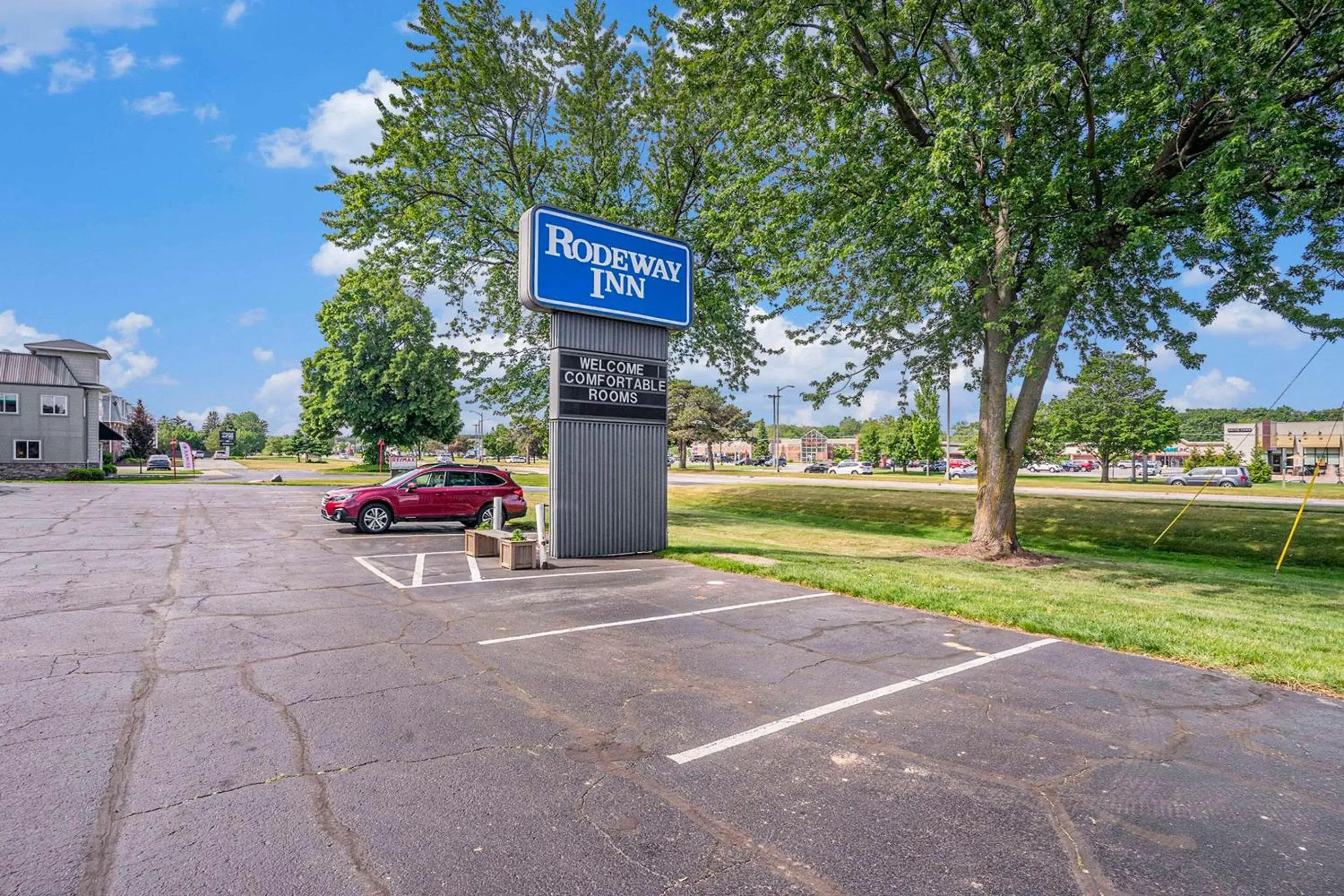 Property building in Rodeway Inn Property building in Rodeway Inn