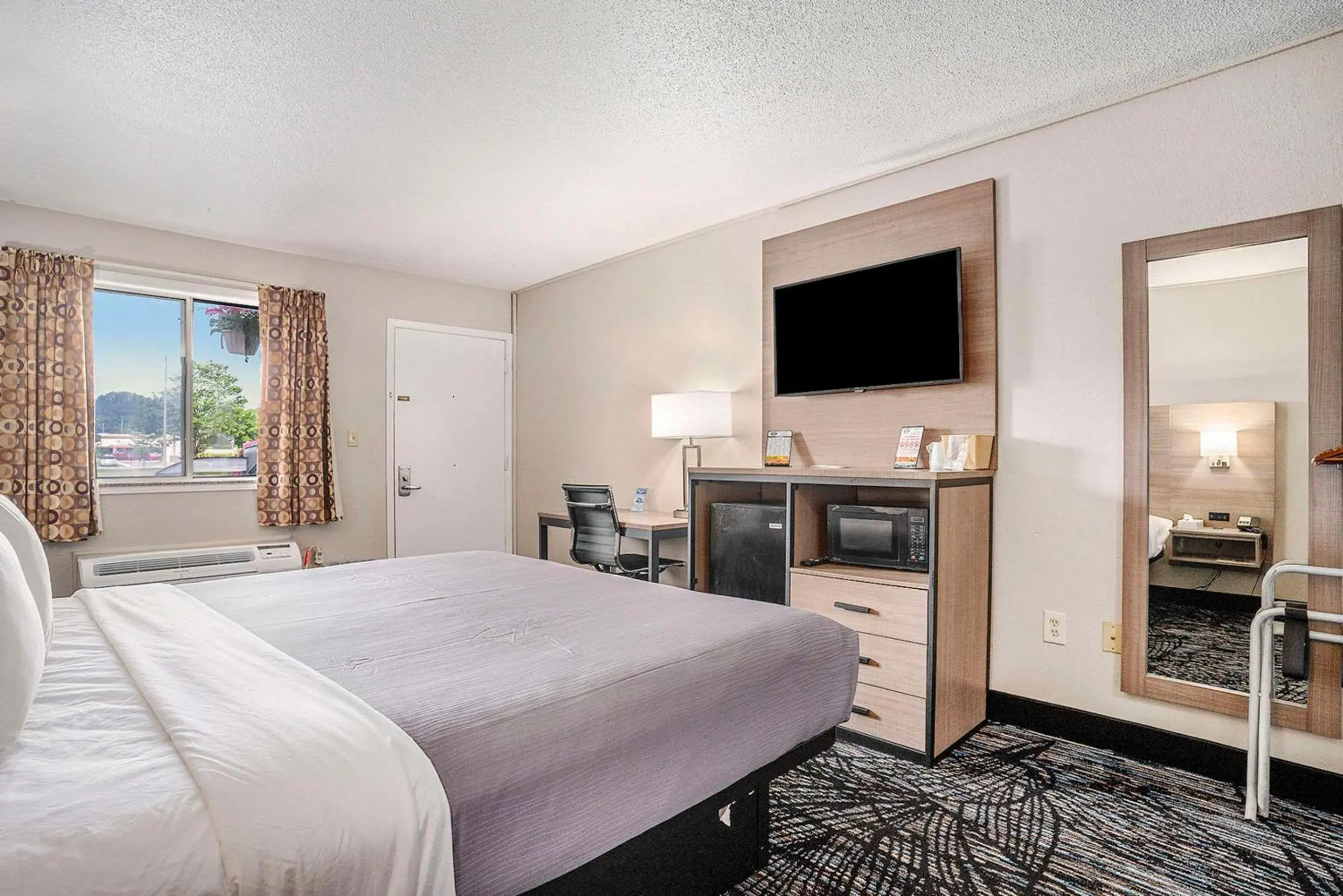 Bedroom, Bed in Rodeway Inn Bedroom, Bed in Rodeway Inn