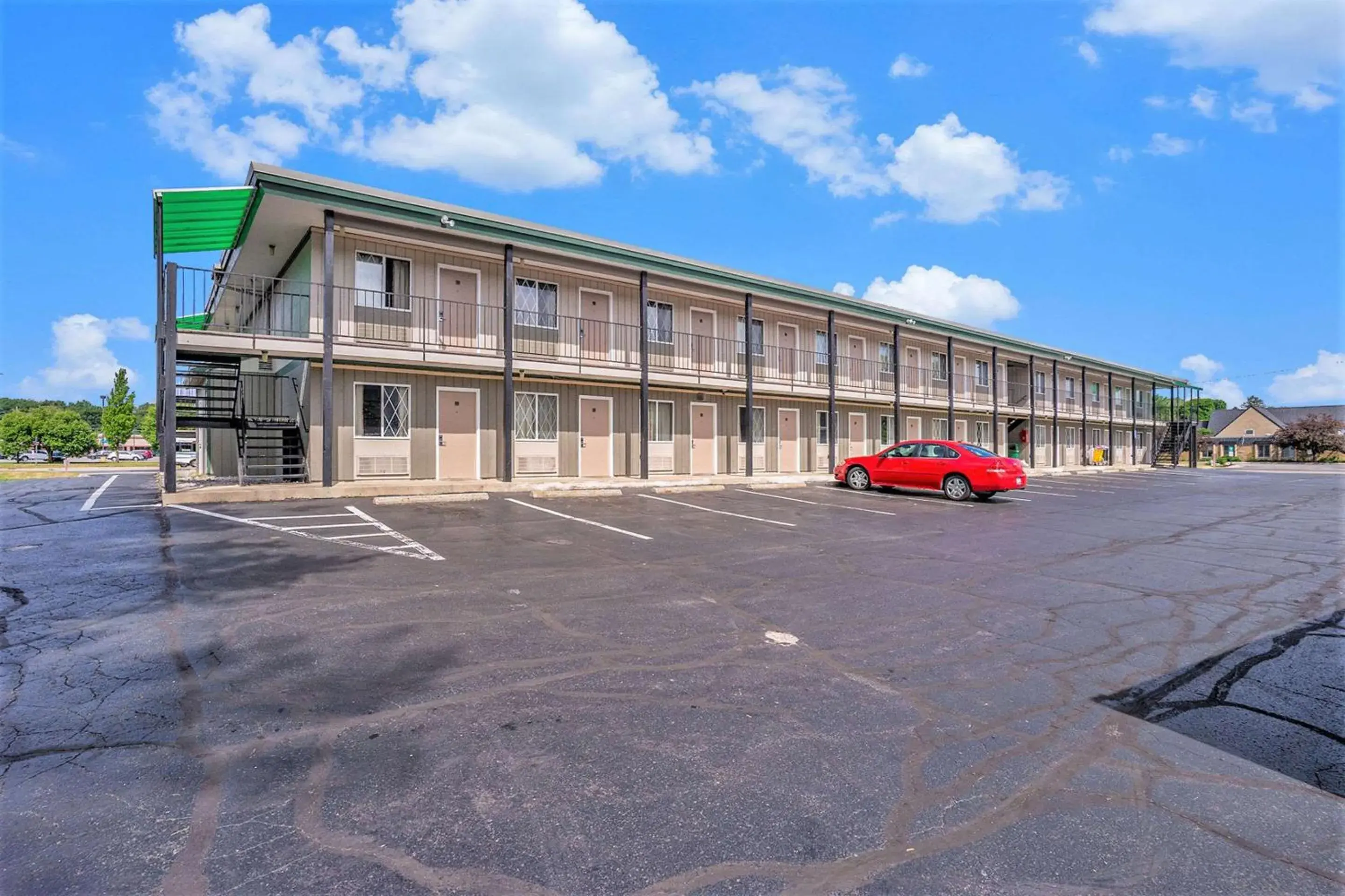 Property building in Rodeway Inn Property building in Rodeway Inn