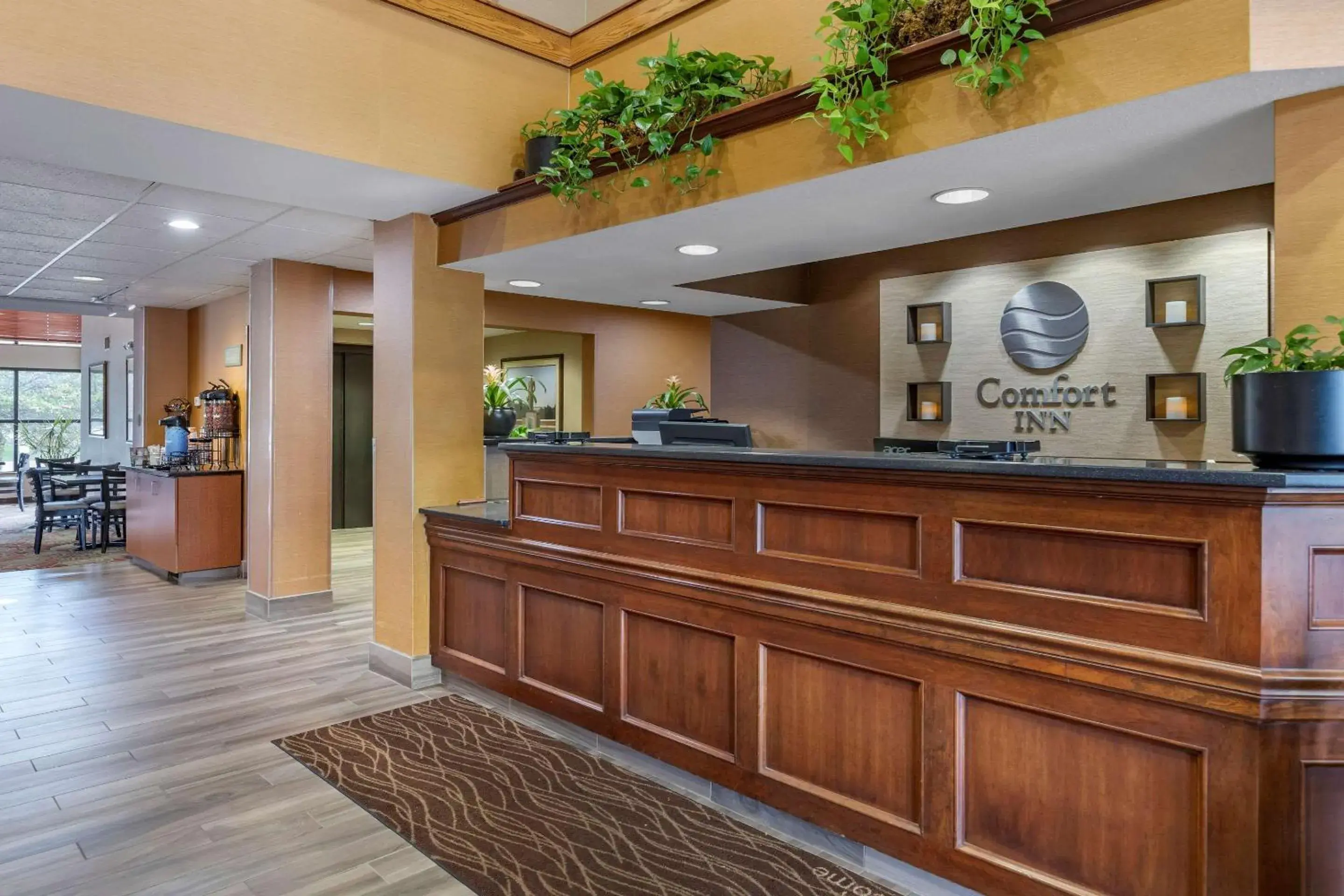 Lobby or reception in Comfort Inn Okemos - East Lansing Lobby or reception in Comfort Inn Okemos - East Lansing