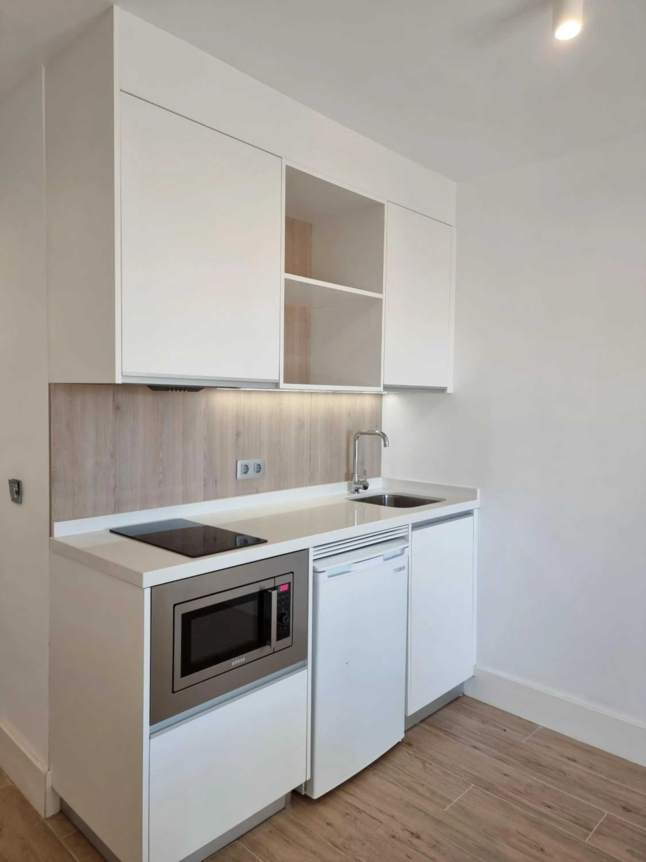 Kitchen or kitchenette in Laguna Park 1