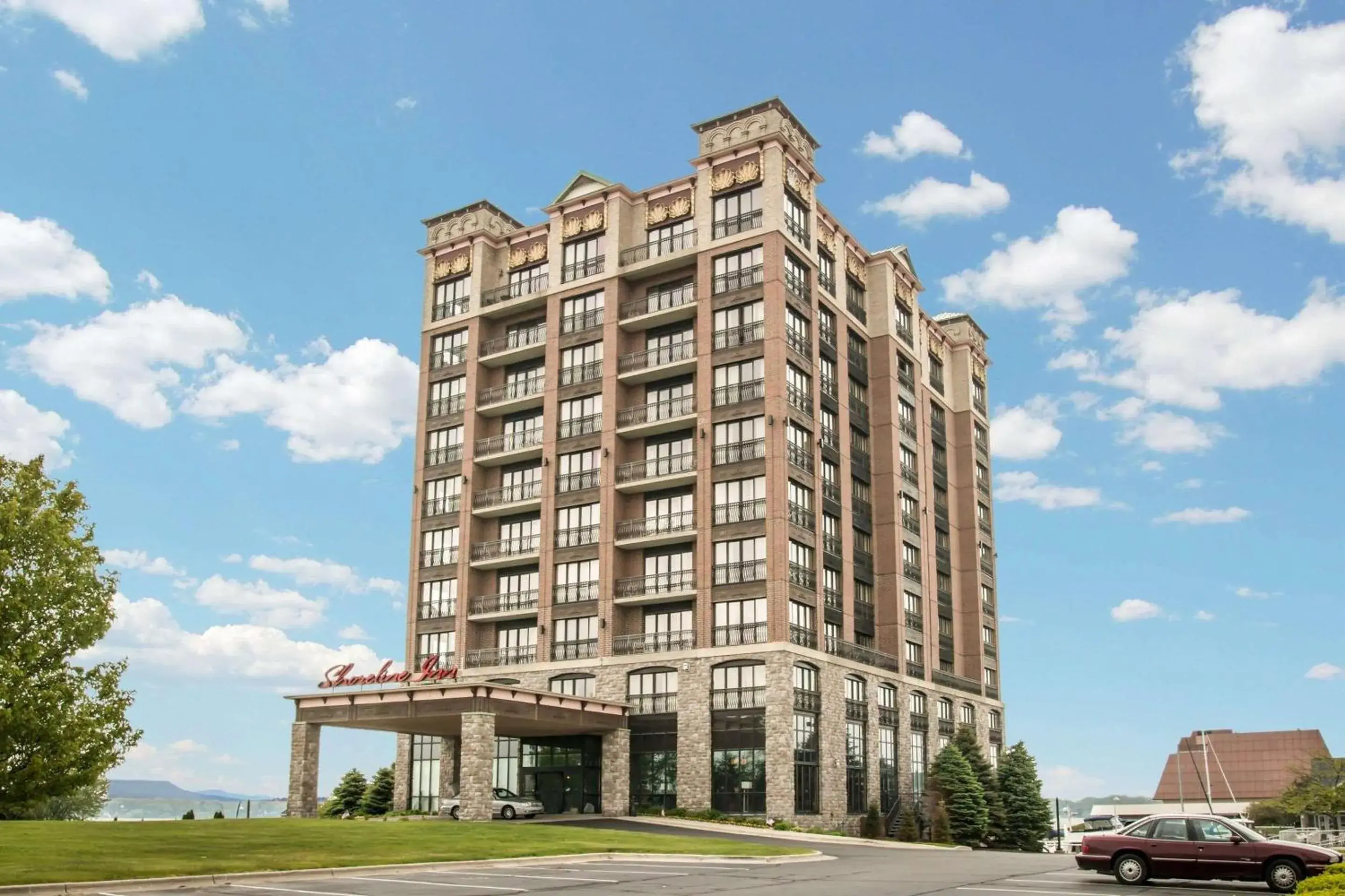 Property building in Shoreline Inn & Conference Center, an Ascend Collection Hotel Property building in Shoreline Inn & Conference Center, an Ascend Collection Hotel