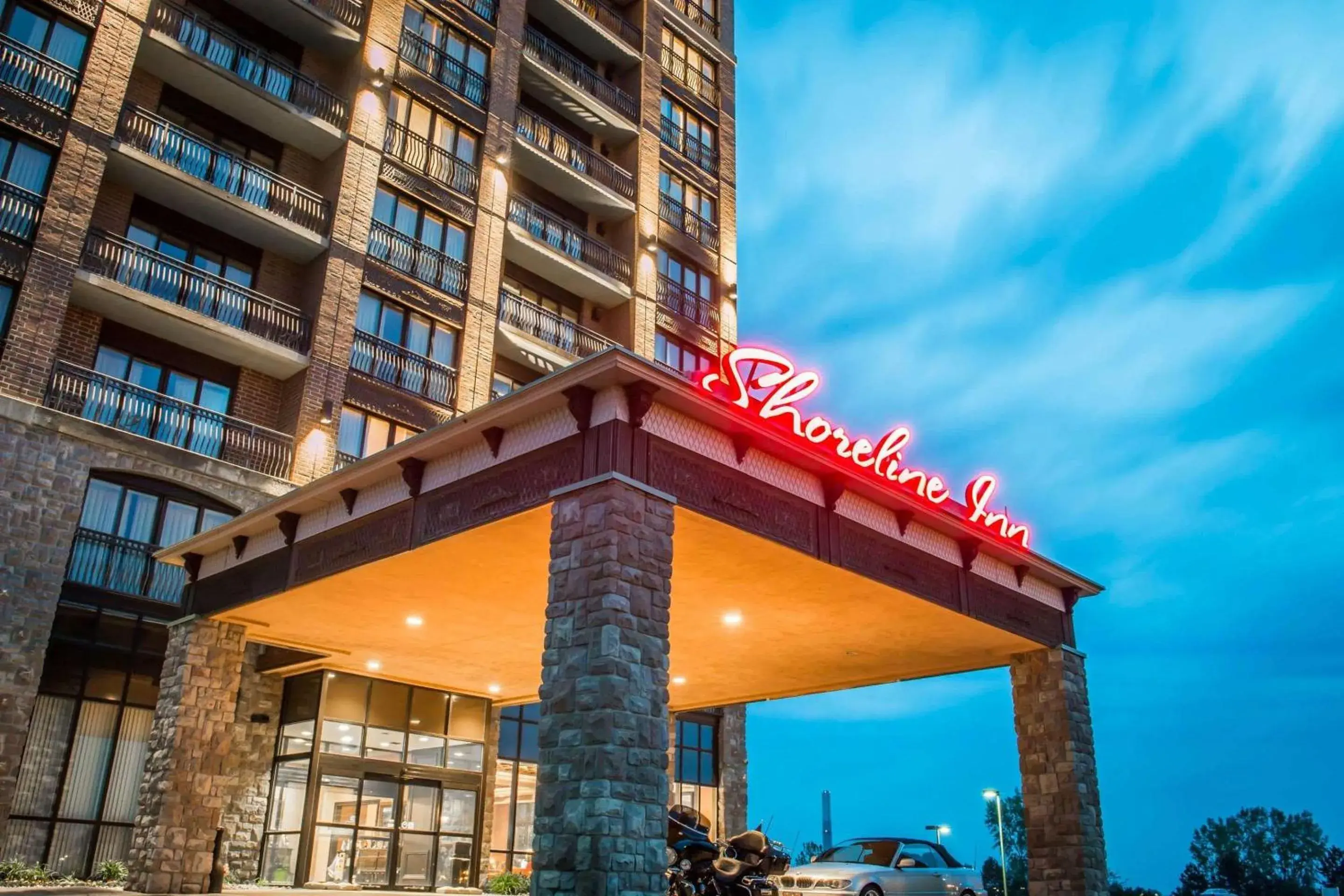 Property building in Shoreline Inn & Conference Center, an Ascend Collection Hotel Property building in Shoreline Inn & Conference Center, an Ascend Collection Hotel