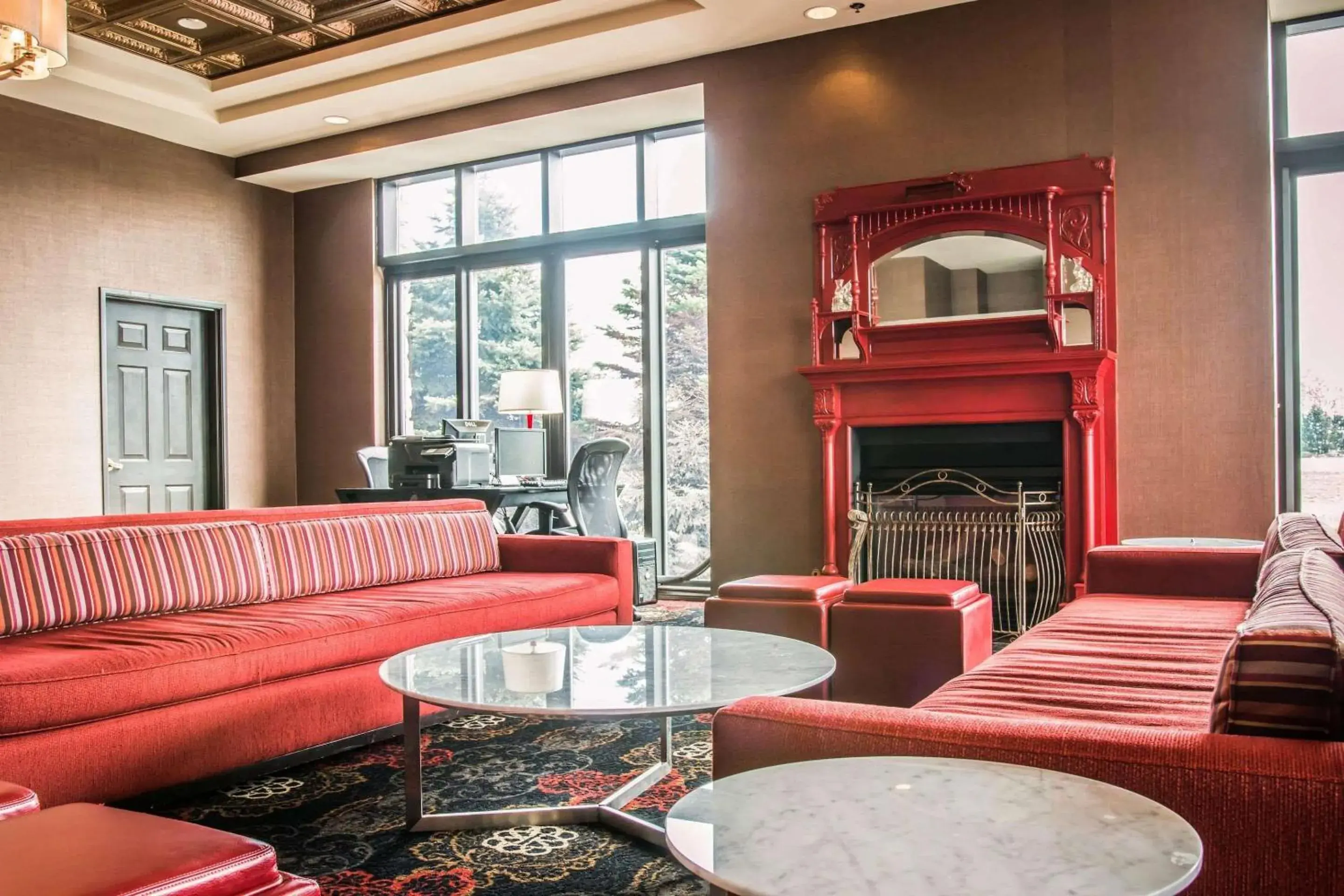Lobby or reception in Shoreline Inn & Conference Center, an Ascend Collection Hotel Lobby or reception in Shoreline Inn & Conference Center, an Ascend Collection Hotel