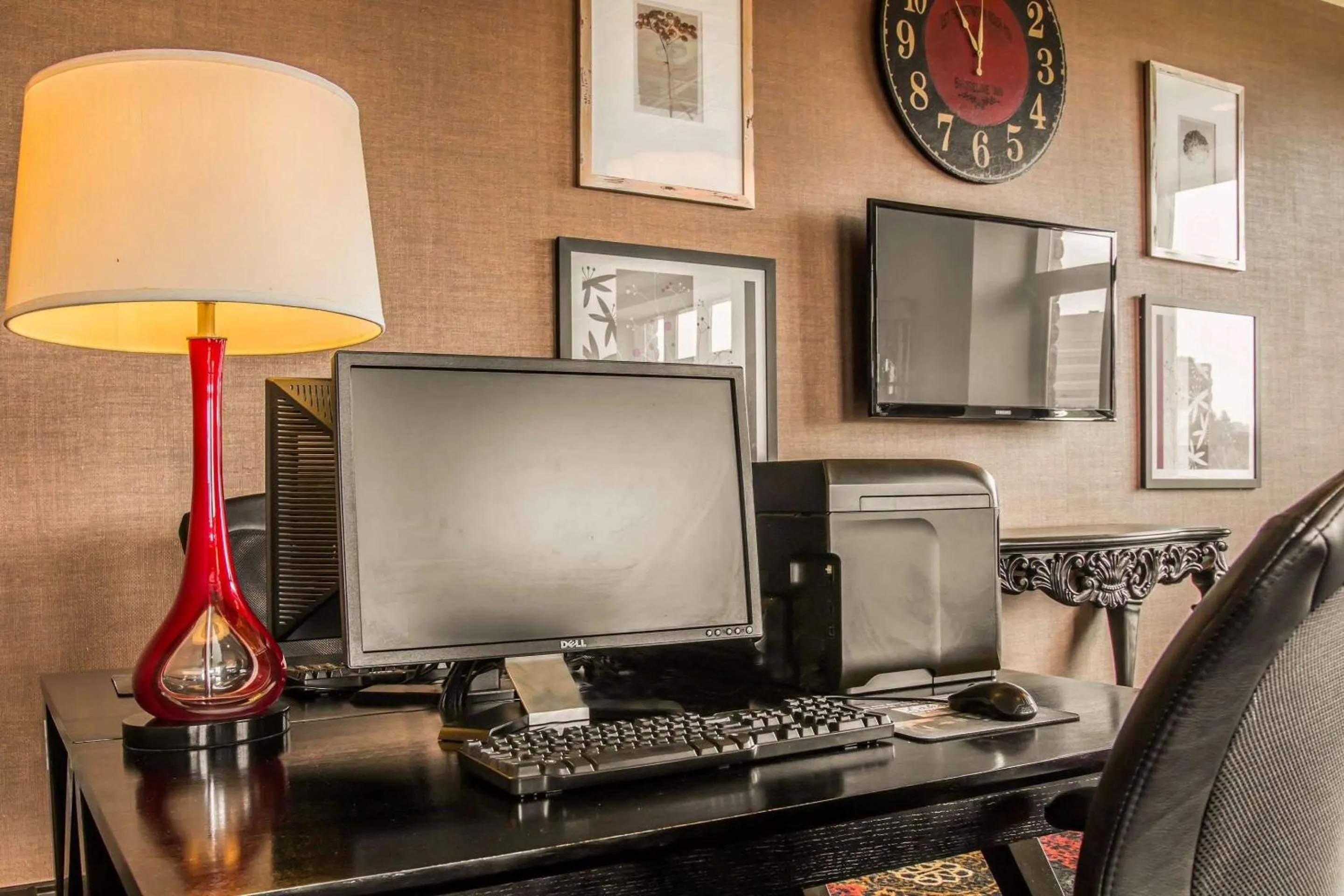 Business facilities in Shoreline Inn & Conference Center, an Ascend Collection Hotel