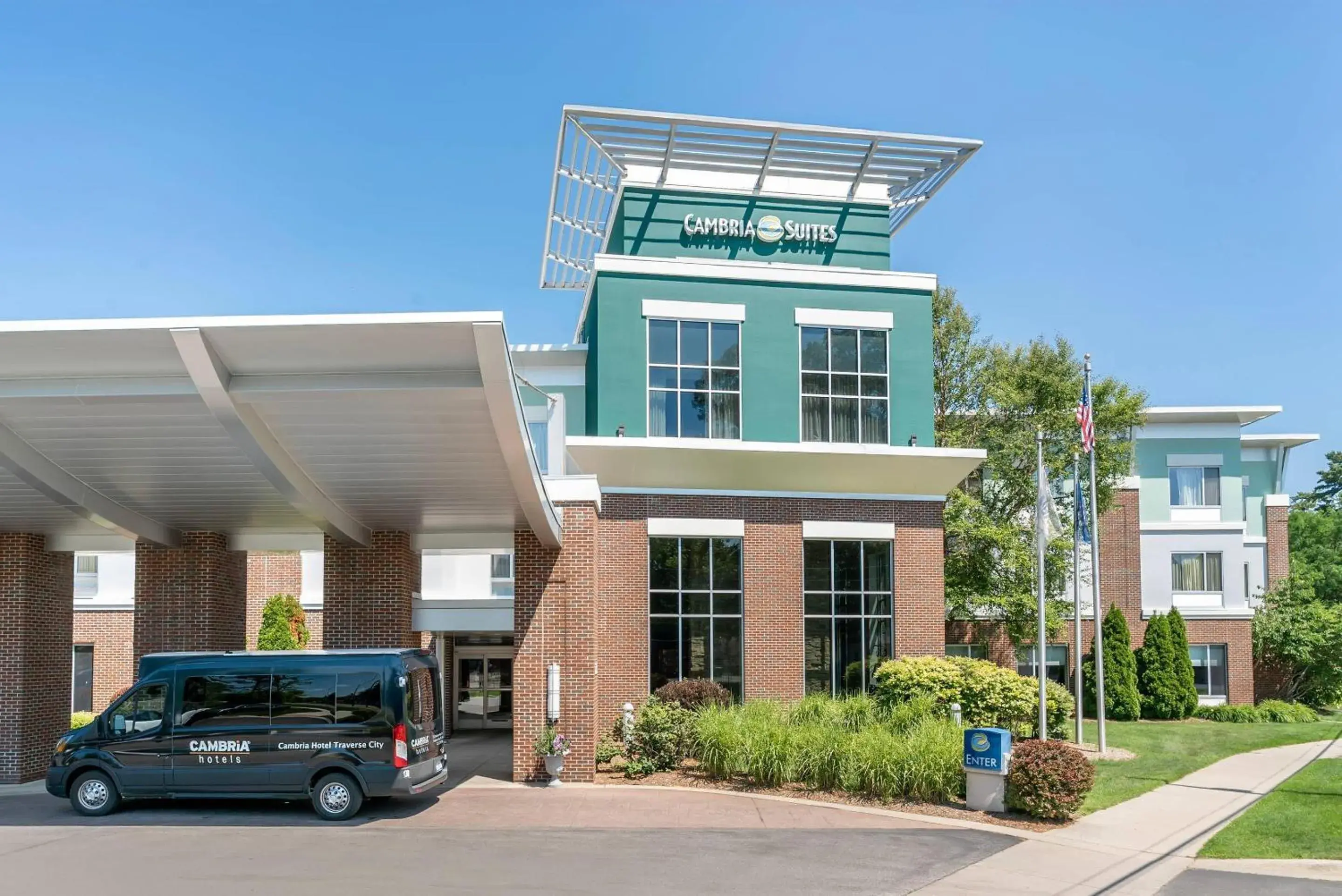 Property building in Cambria Hotel Traverse City Property building in Cambria Hotel Traverse City