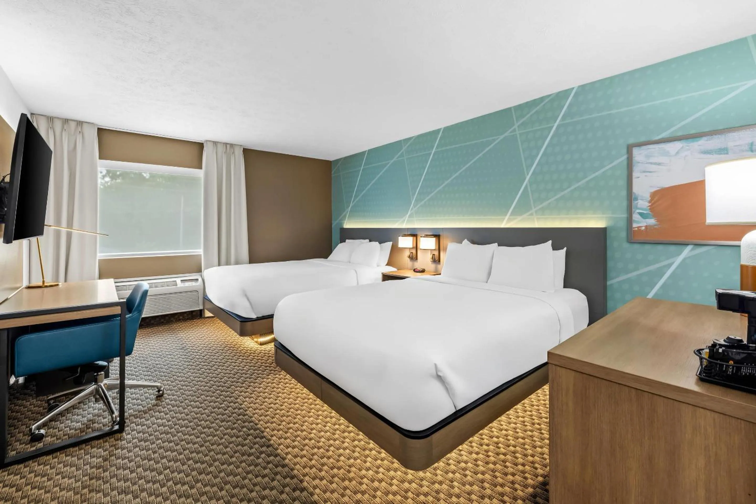 Bedroom, Bed in Comfort Inn Traverse City