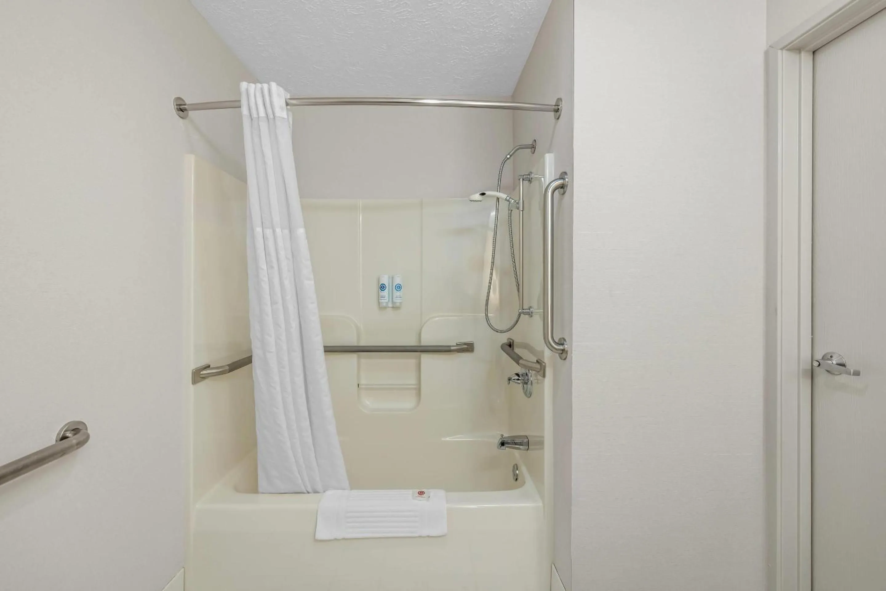 Bedroom in Comfort Inn Traverse City