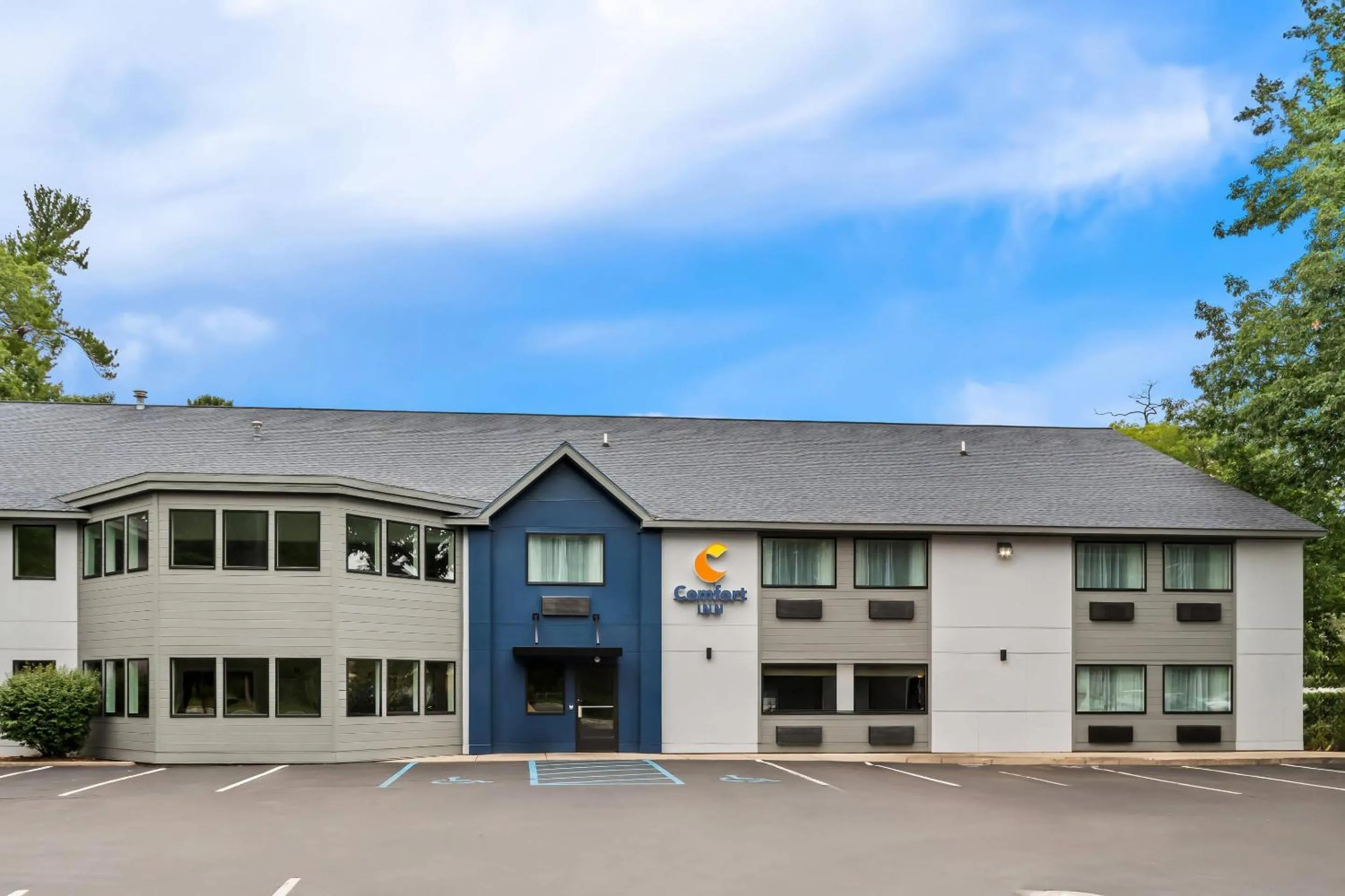 Property building in Comfort Inn Traverse City