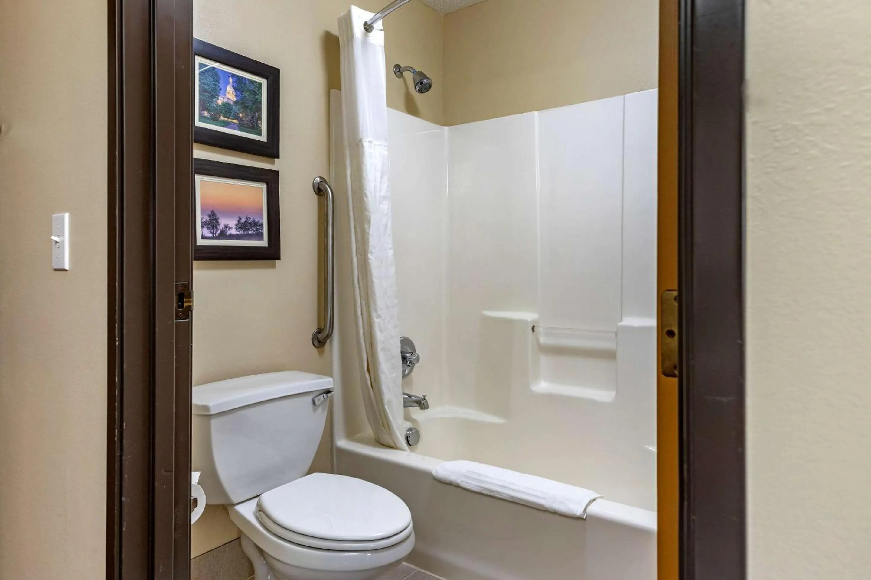 Photo of the whole room in Comfort Inn & Suites Dimondale - Lansing