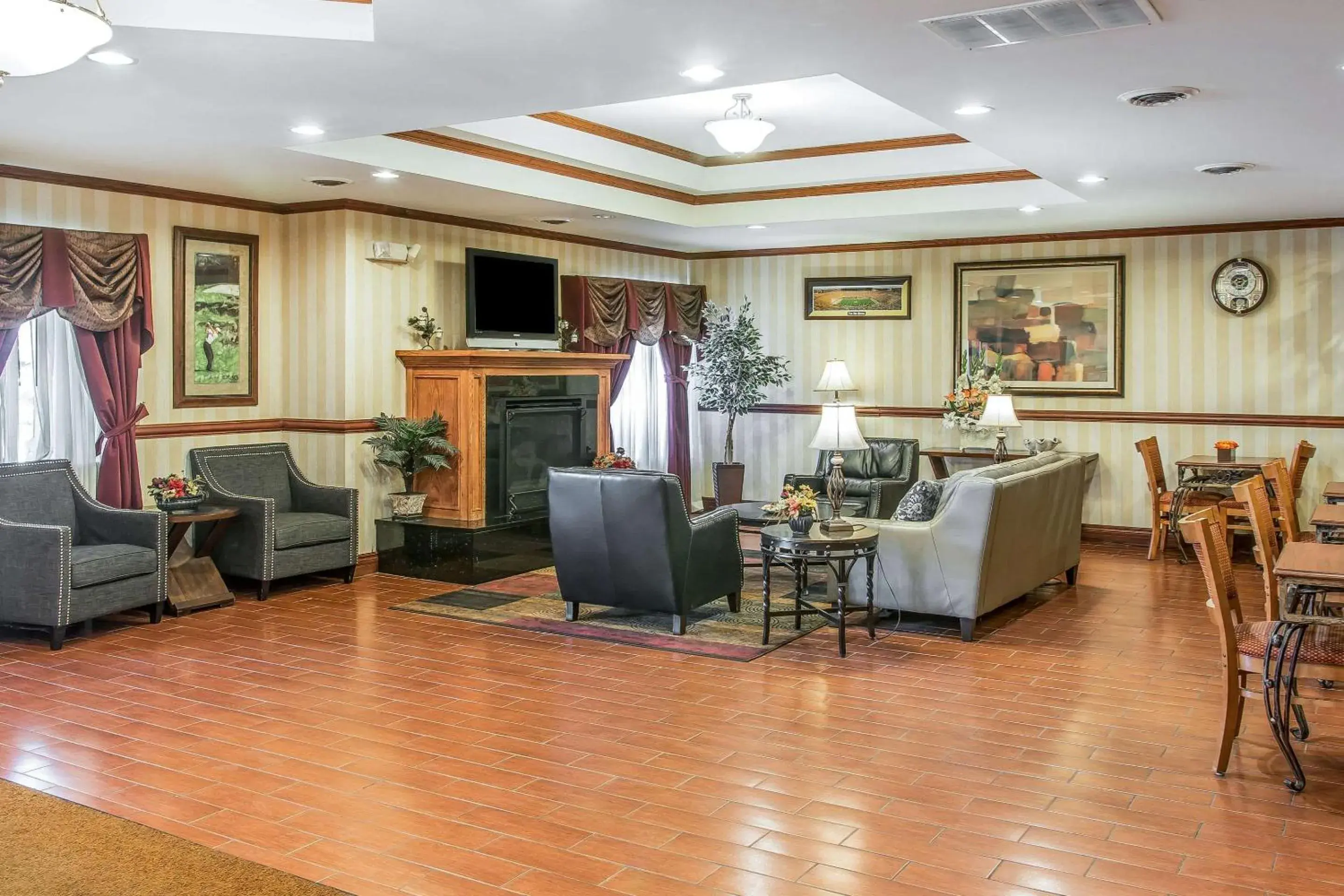 Lobby or reception, Restaurant/Places to Eat in Quality Inn & Suites Ann Arbor Hwy 23