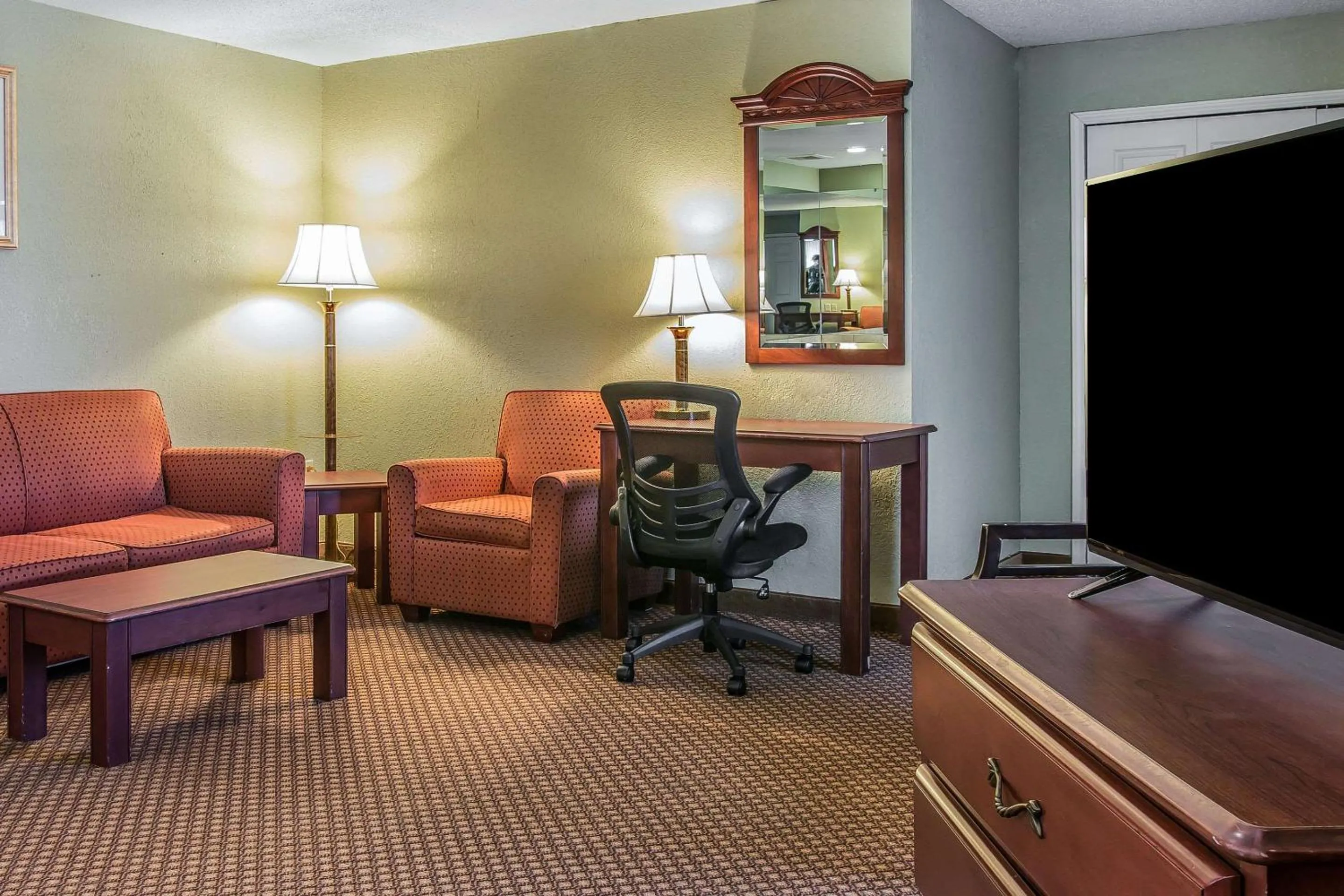 Photo of the whole room in Quality Inn & Suites Ann Arbor Hwy 23