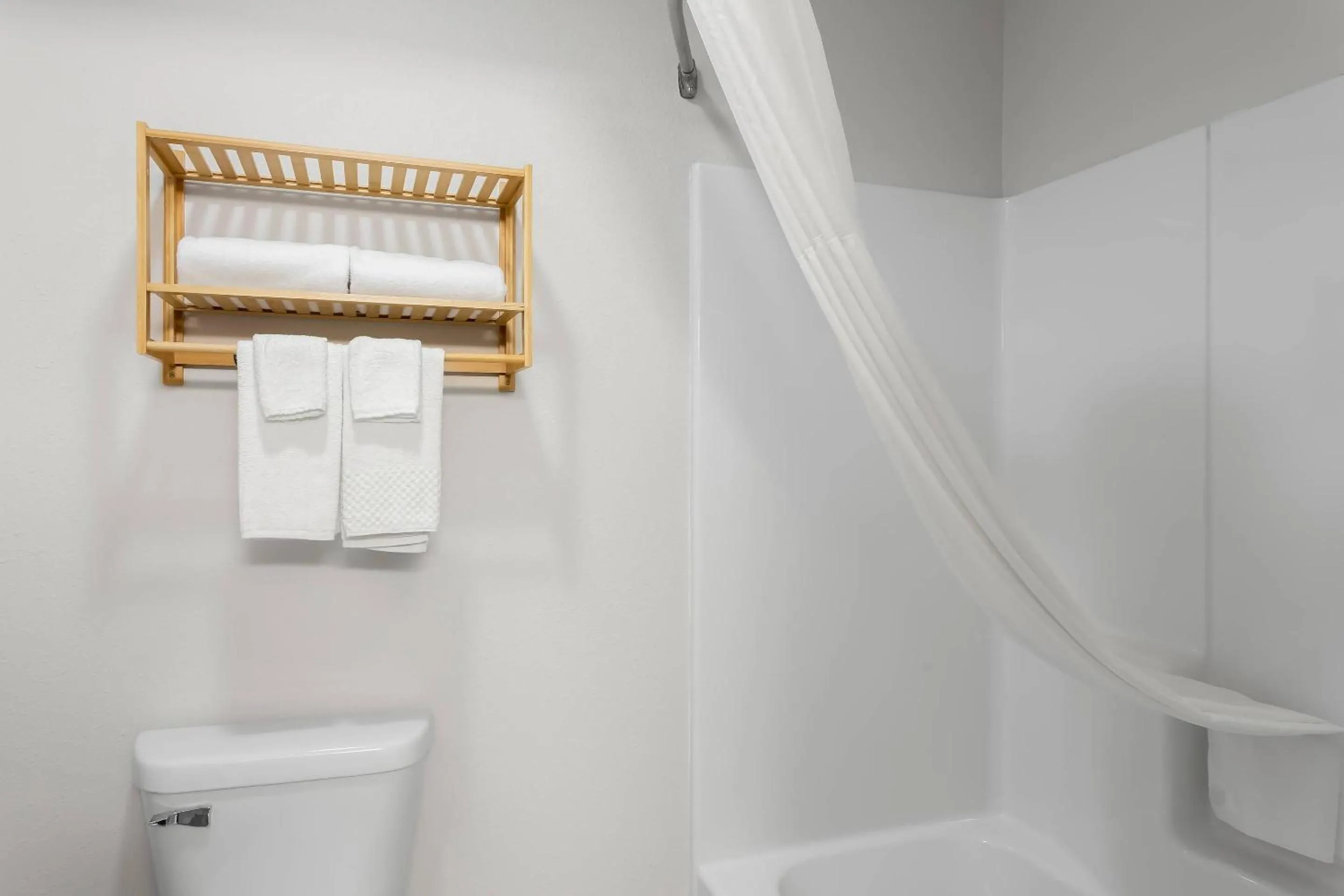 Bedroom in Quality Inn & Suites Niles