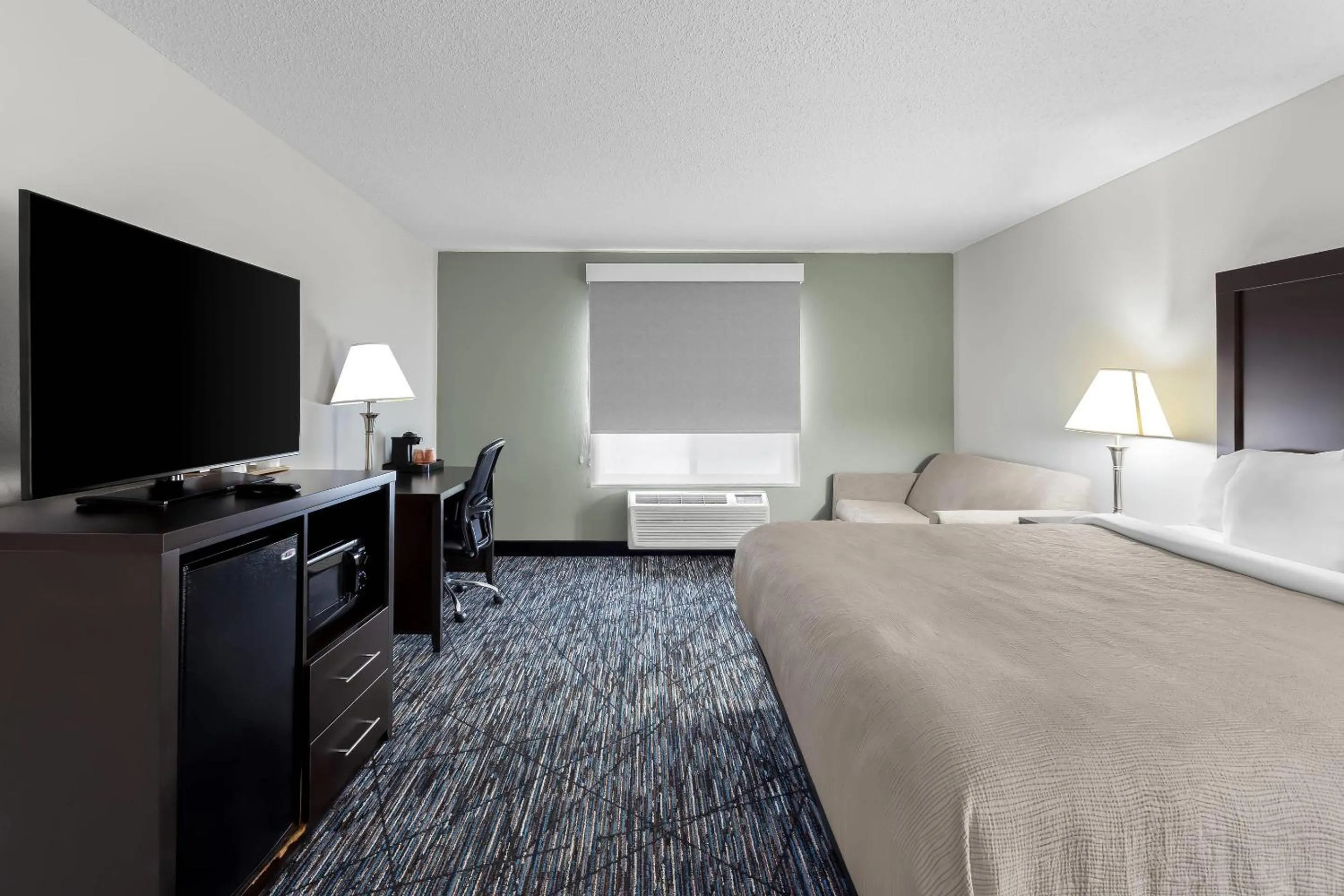 Bedroom, Bed in Quality Inn & Suites Niles