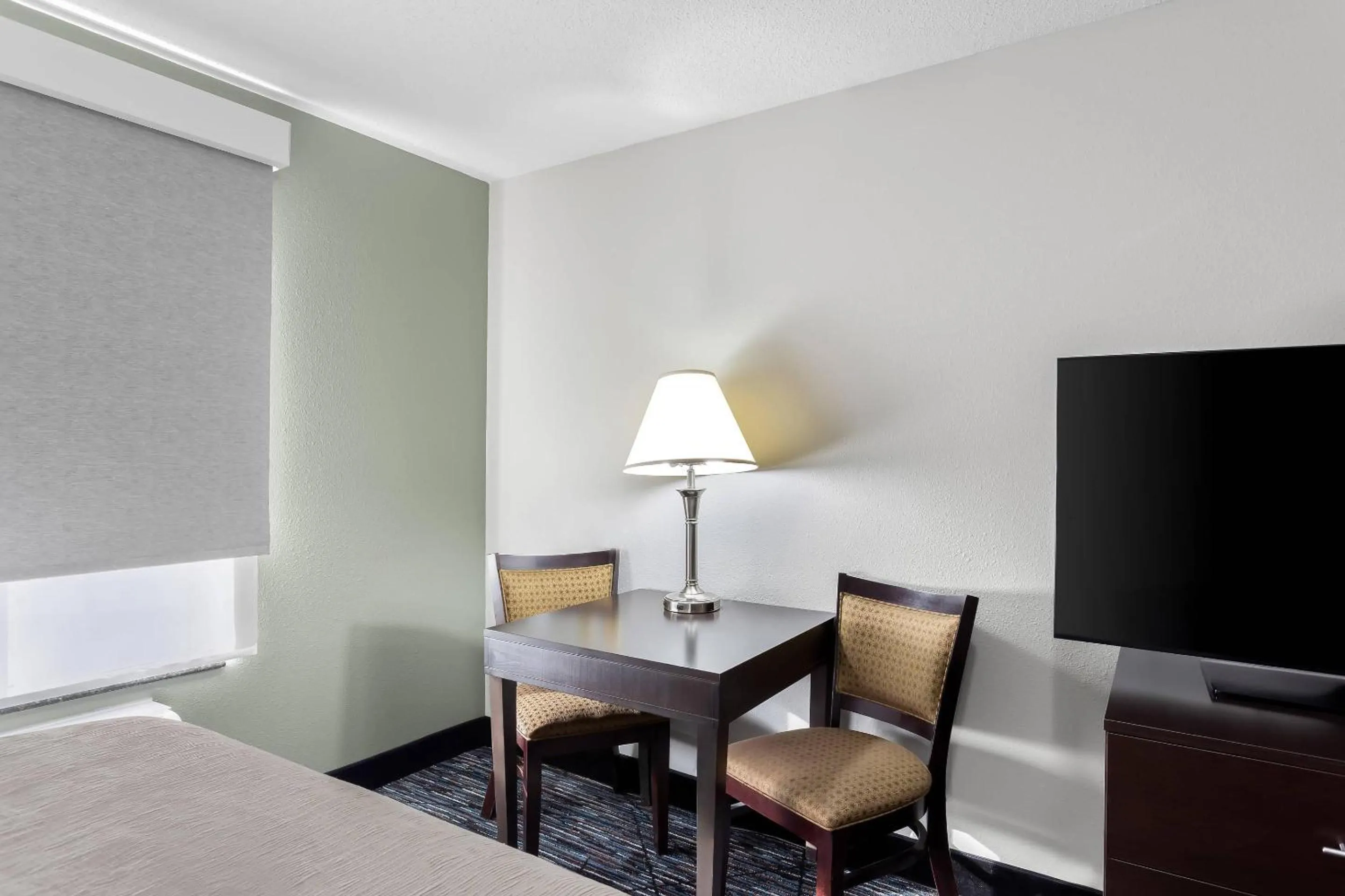 Bedroom, Bed in Quality Inn & Suites Niles