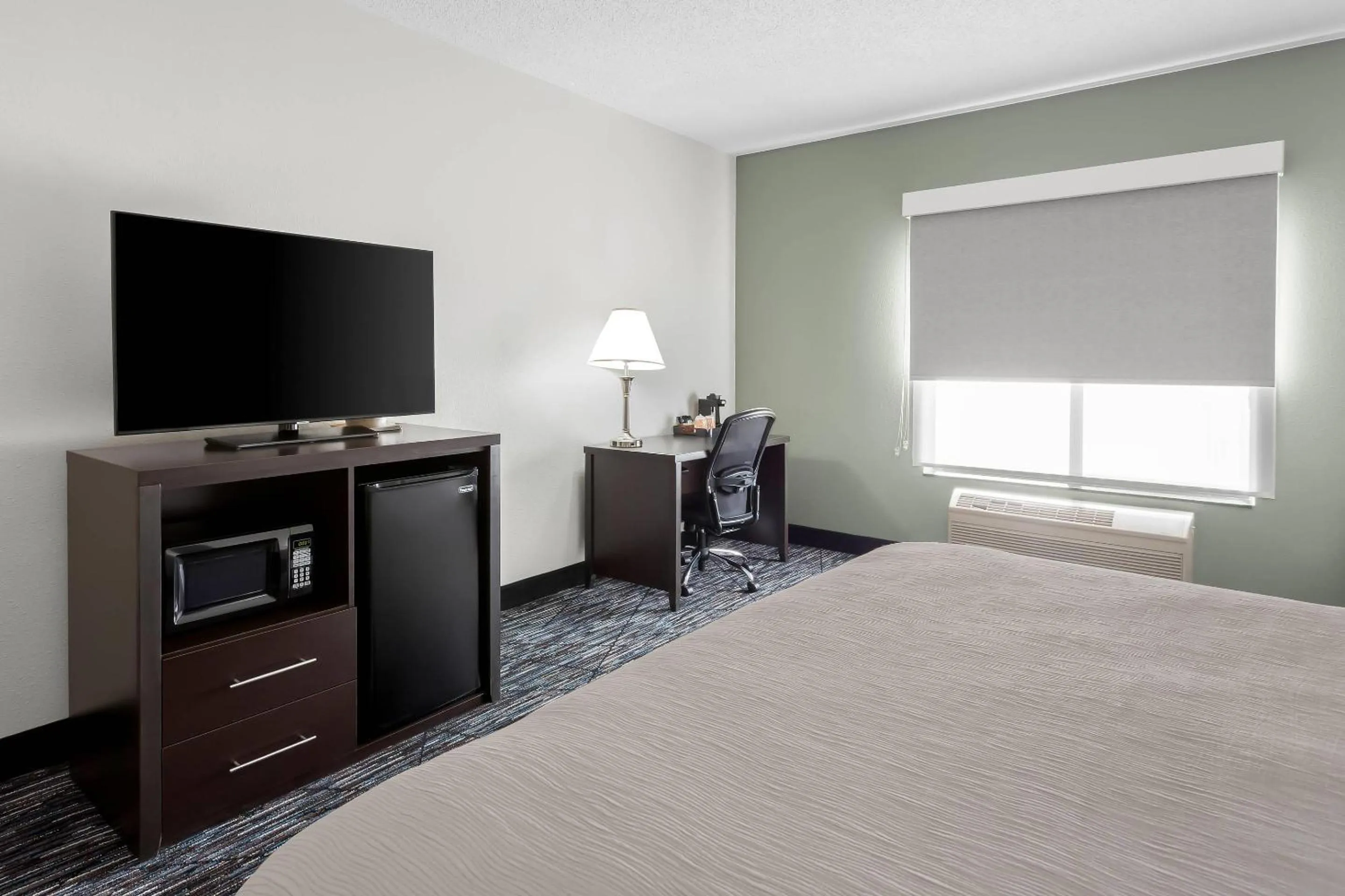 Bedroom, Bed in Quality Inn & Suites Niles