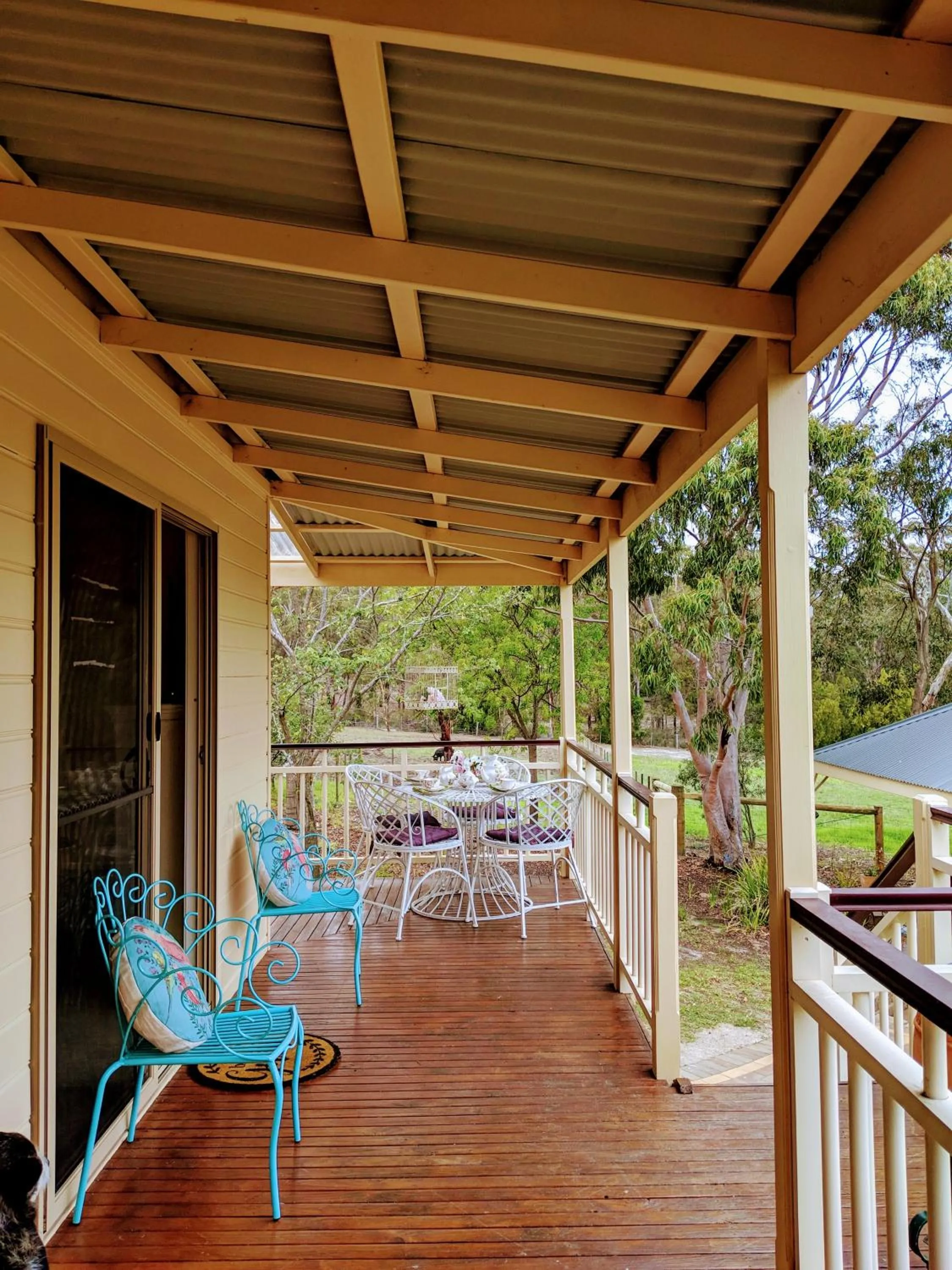 Facade/entrance in Nicholson BnB and Arts Centre