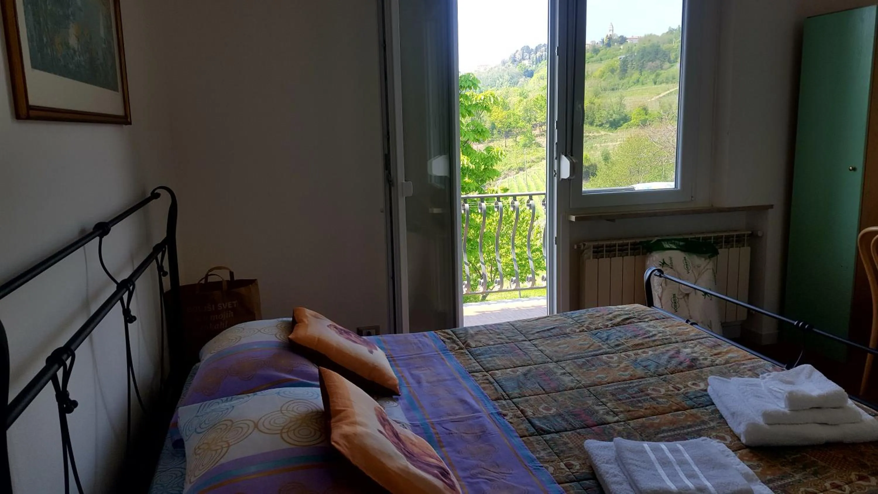 Photo of the whole room in CasaRoman