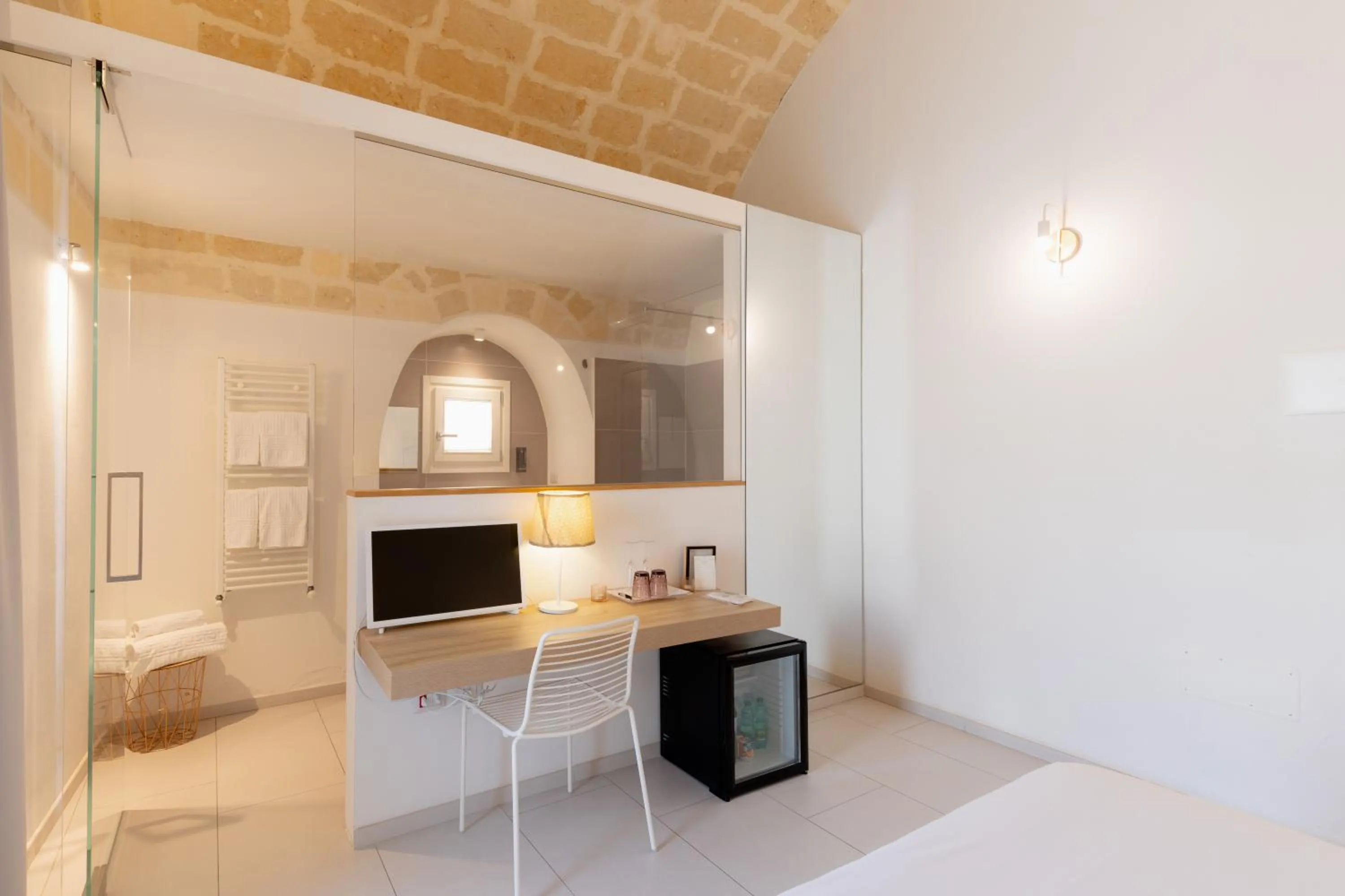 Photo of the whole room in Endea Suite Rooms & Lounge SPA