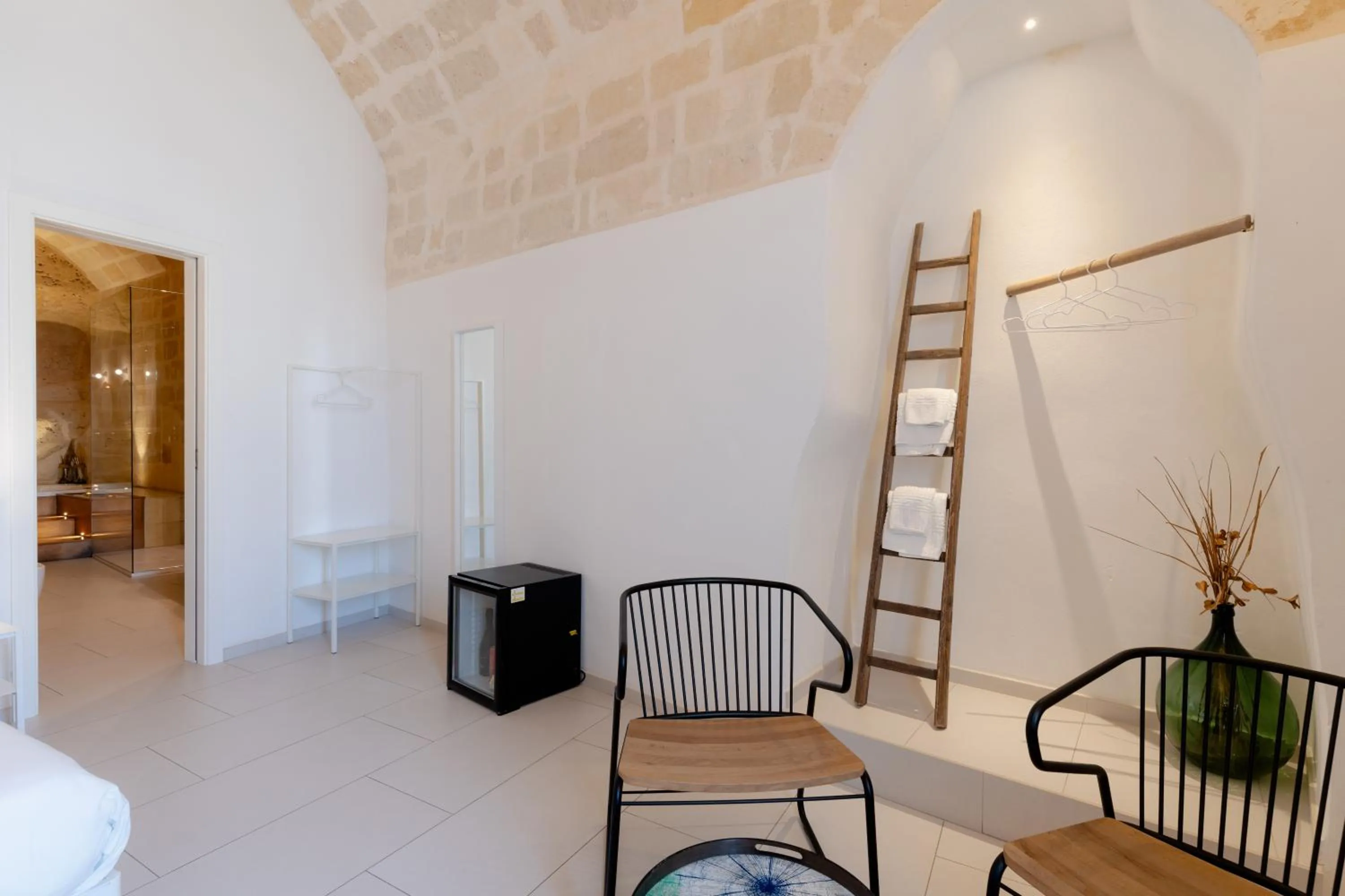 Photo of the whole room in Endea Suite Rooms & Lounge SPA