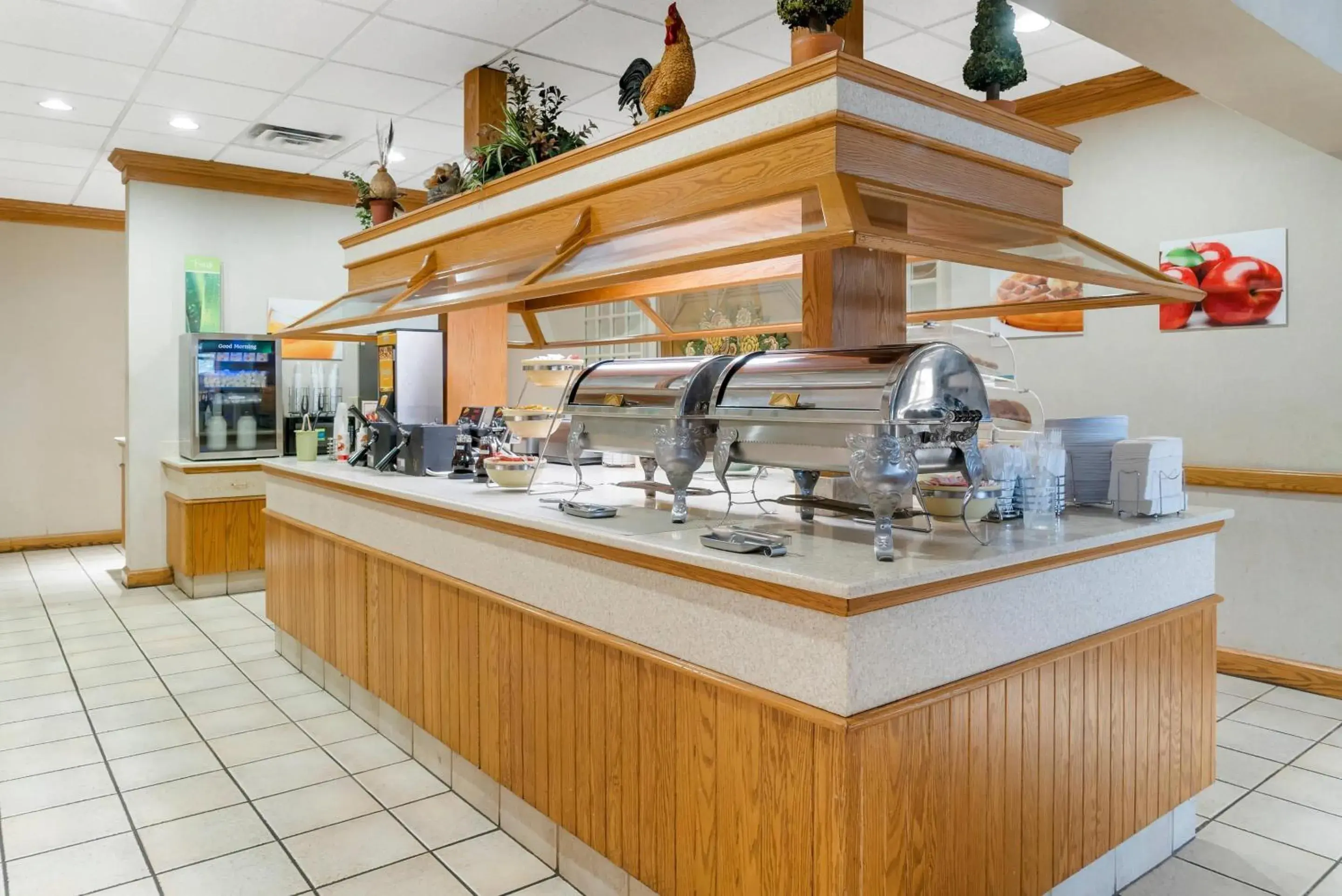 Breakfast in Quality Inn & Suites Monroe Breakfast in Quality Inn & Suites Monroe