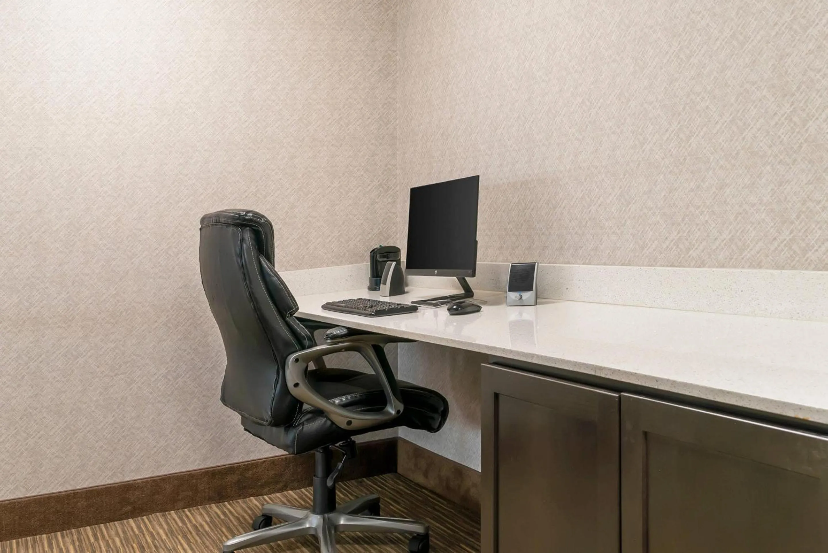 Business facilities in Quality Inn & Suites Monroe