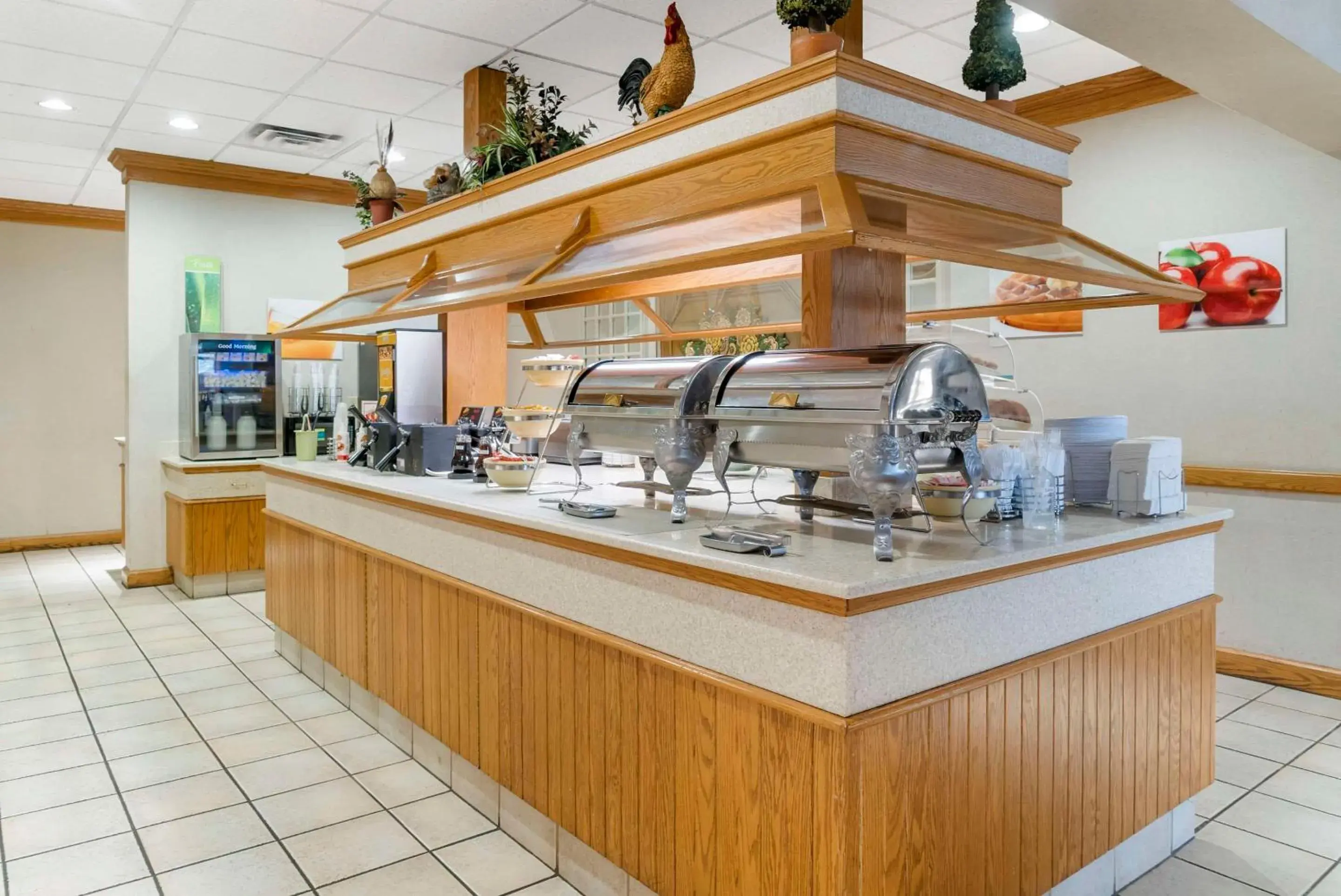 Breakfast in Quality Inn & Suites Monroe Breakfast in Quality Inn & Suites Monroe