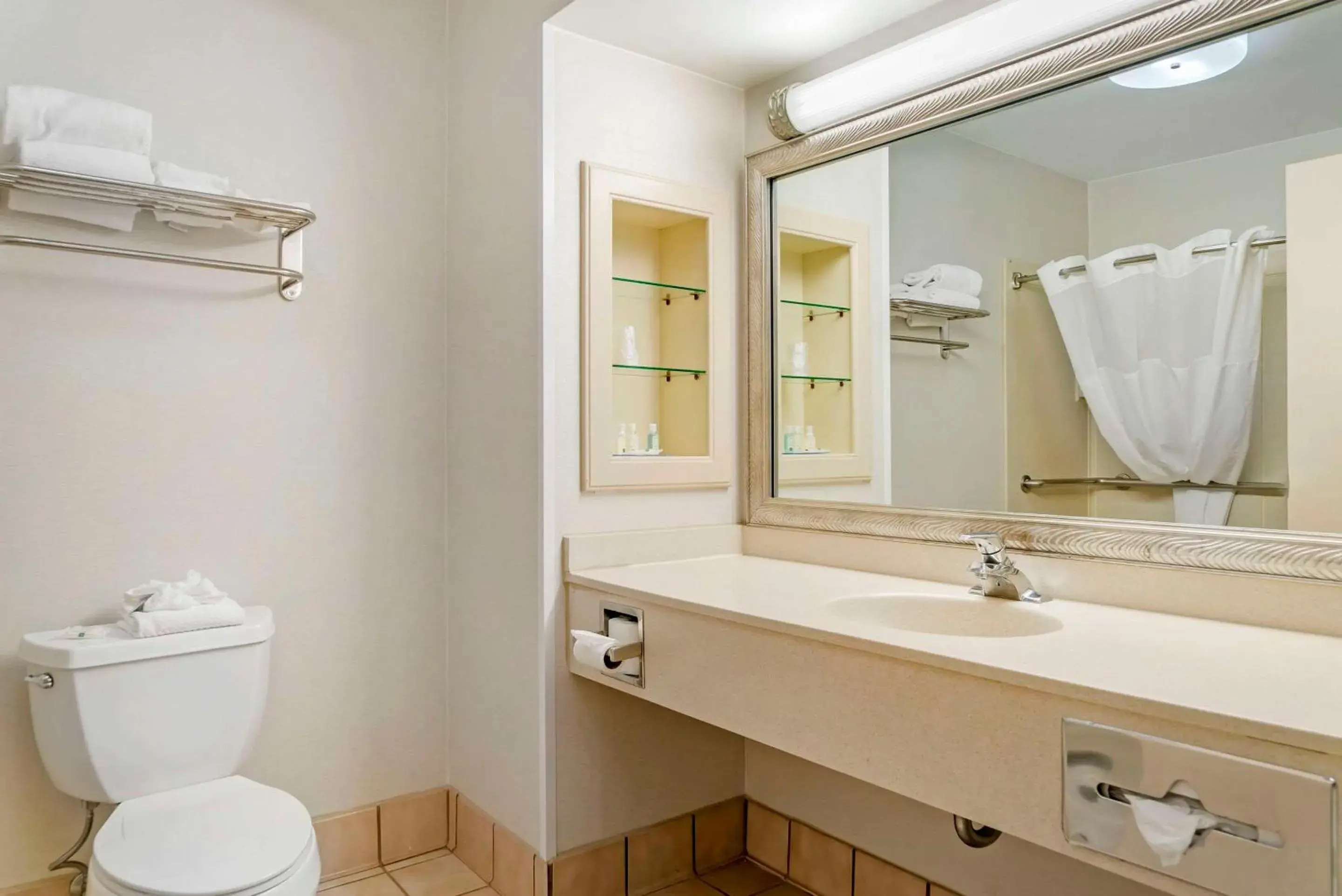 Bedroom in Quality Inn & Suites Monroe Bedroom in Quality Inn & Suites Monroe