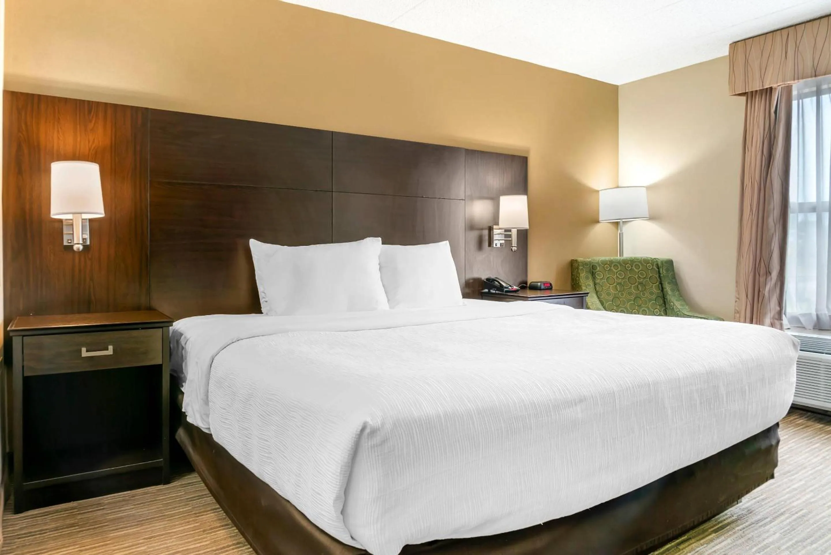 Bedroom, Bed in Quality Inn & Suites Monroe