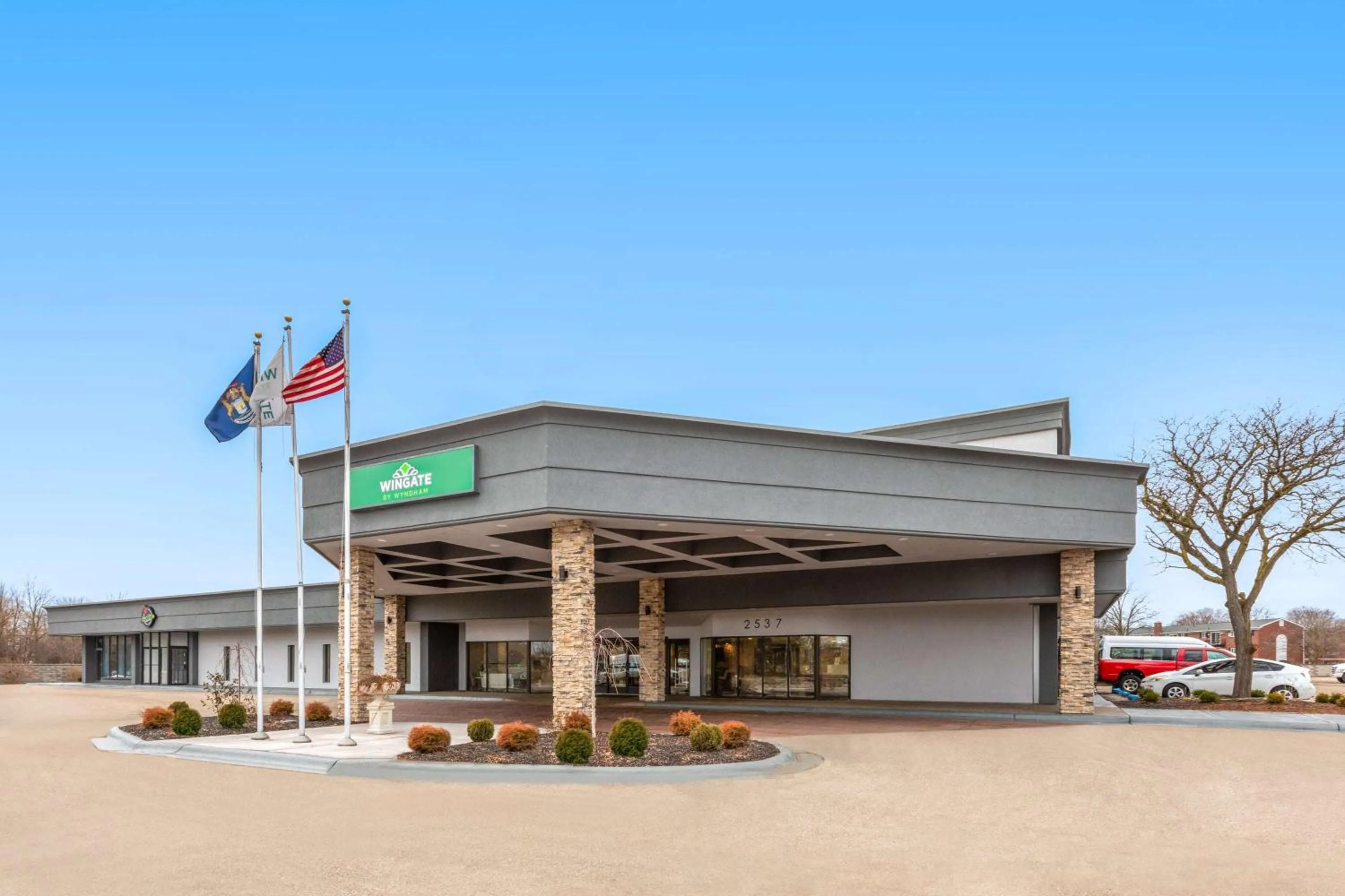 Property building in Wingate by Wyndham Troy