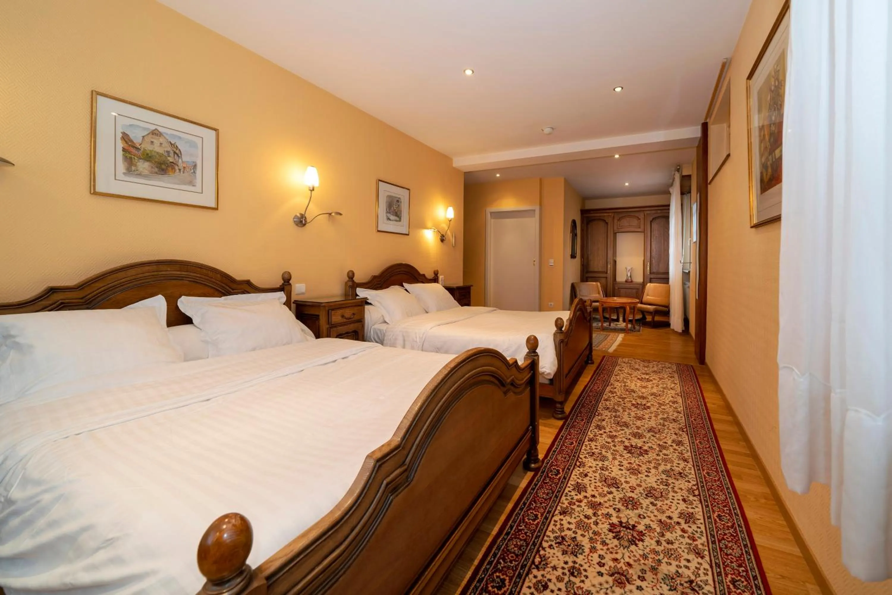 Bed in Hotel Munsch Restaurant & Wellness, Colmar Nord - Haut-Koenigsbourg