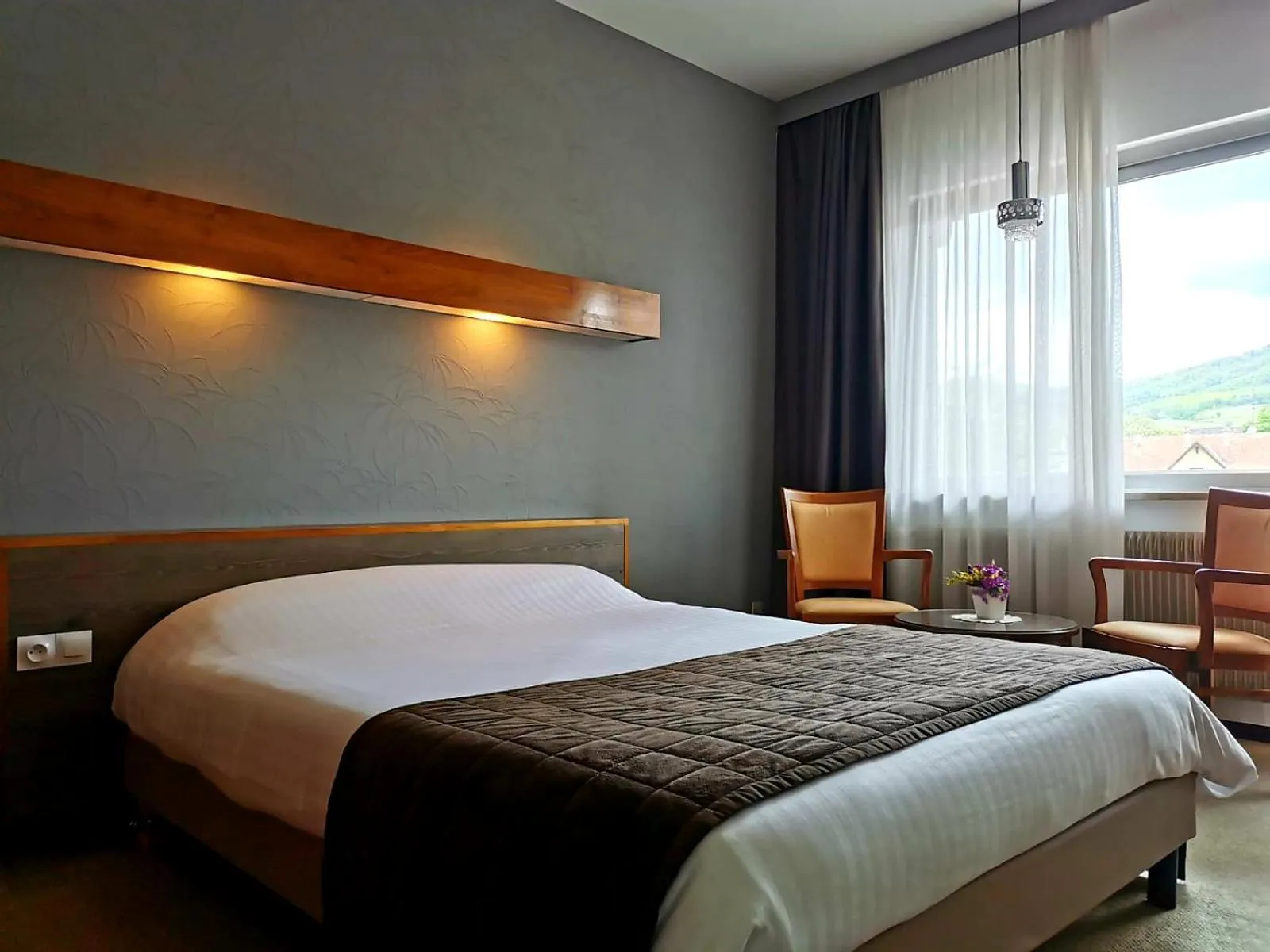 Bed in Hotel Munsch Restaurant & Wellness, Colmar Nord - Haut-Koenigsbourg