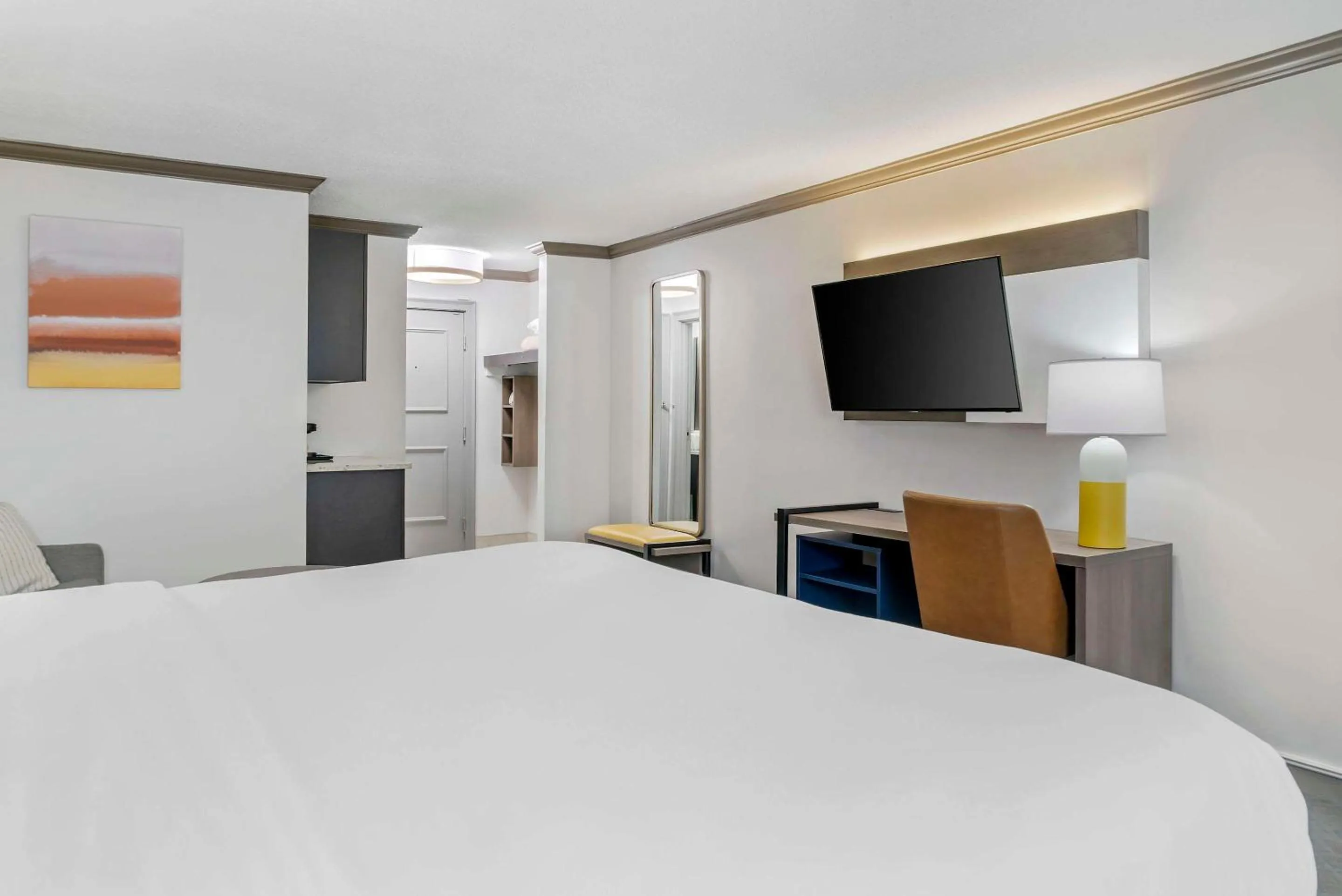 Bedroom, Bed in Comfort Inn Plainwell