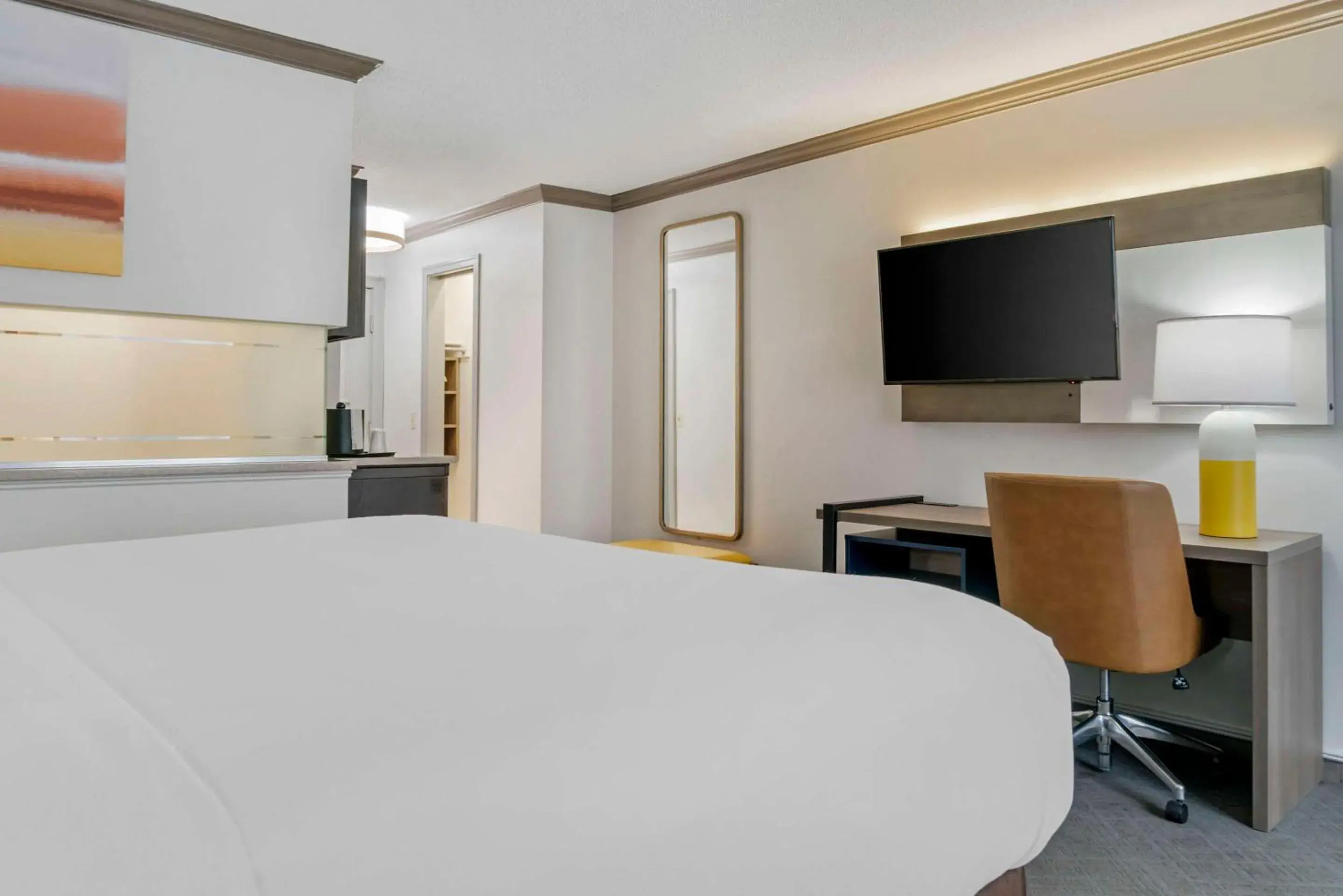 Bedroom in Comfort Inn Plainwell Bedroom in Comfort Inn Plainwell