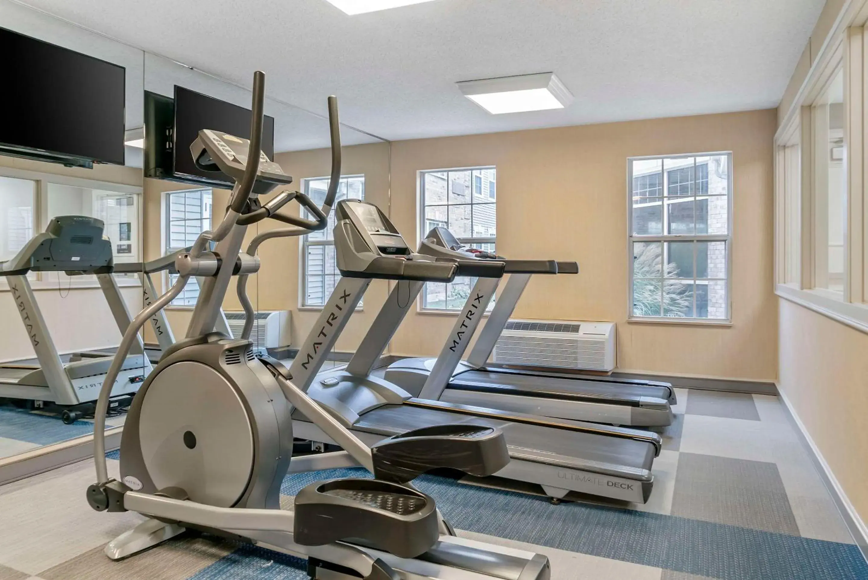 Fitness centre/facilities in Comfort Inn Plainwell Fitness centre/facilities in Comfort Inn Plainwell