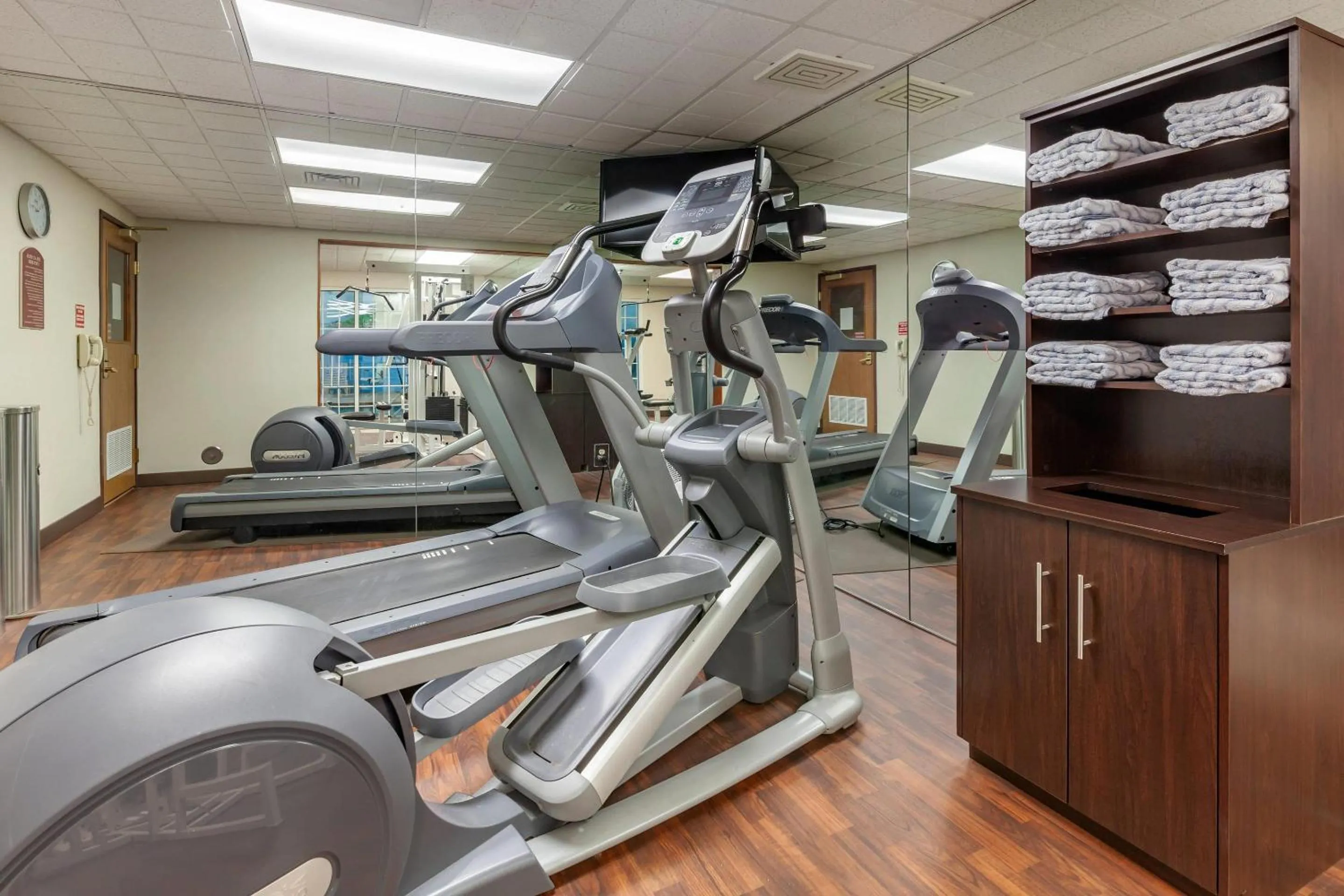 Fitness centre/facilities in Comfort Suites Marquette