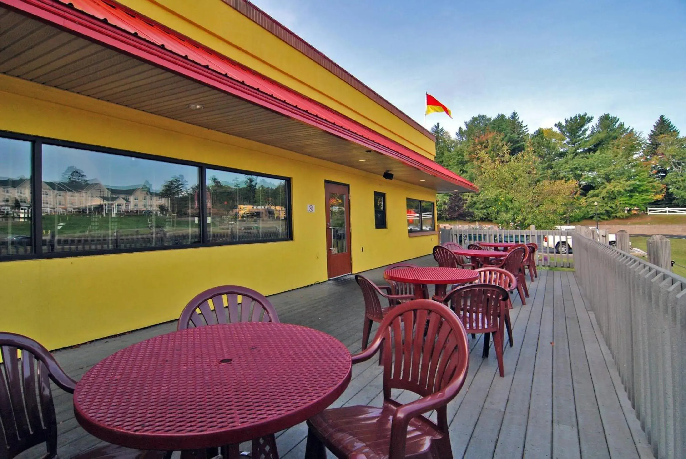 Restaurant/places to eat in Comfort Suites Marquette Restaurant/places to eat in Comfort Suites Marquette