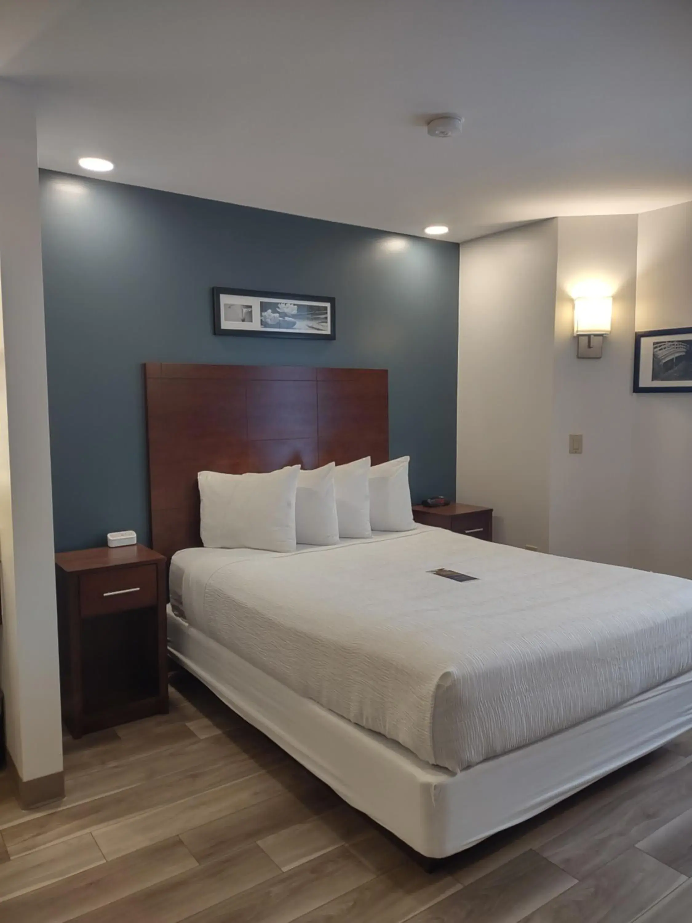 Bed in Baymont by Wyndham Flat Rock Bed in Baymont by Wyndham Flat Rock