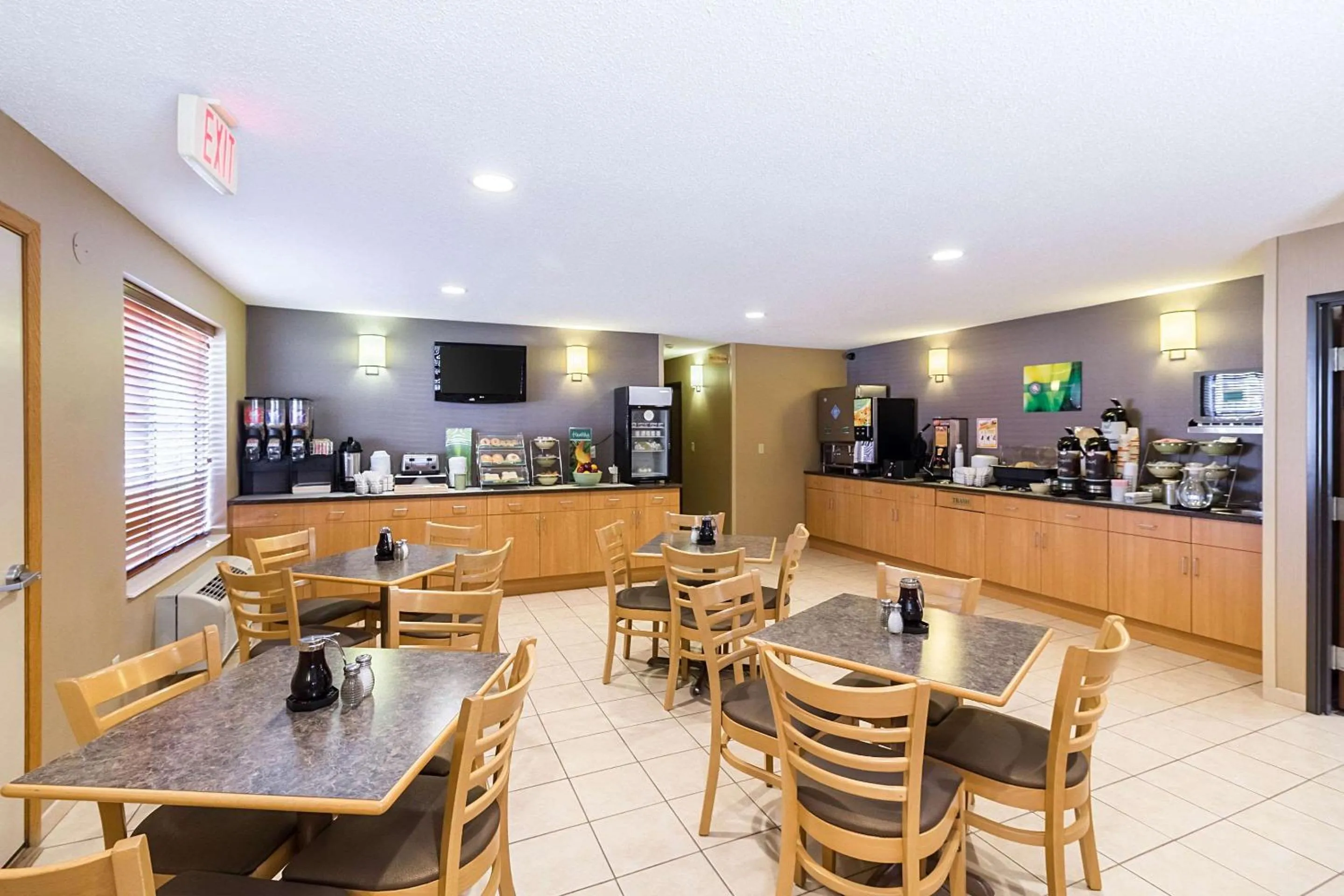 Restaurant/places to eat in Quality Inn Marshall near University