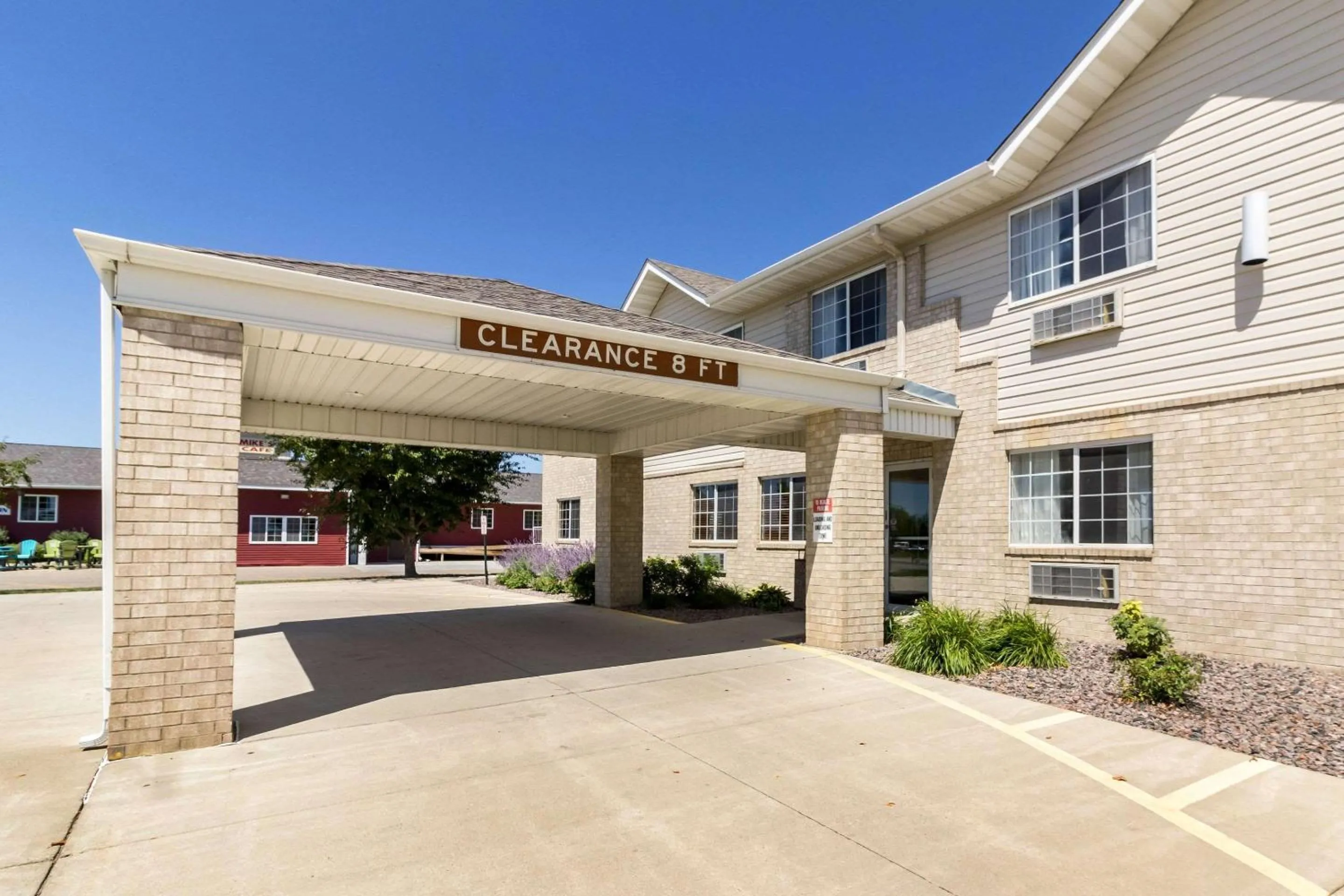 Property building in Quality Inn Marshall near University