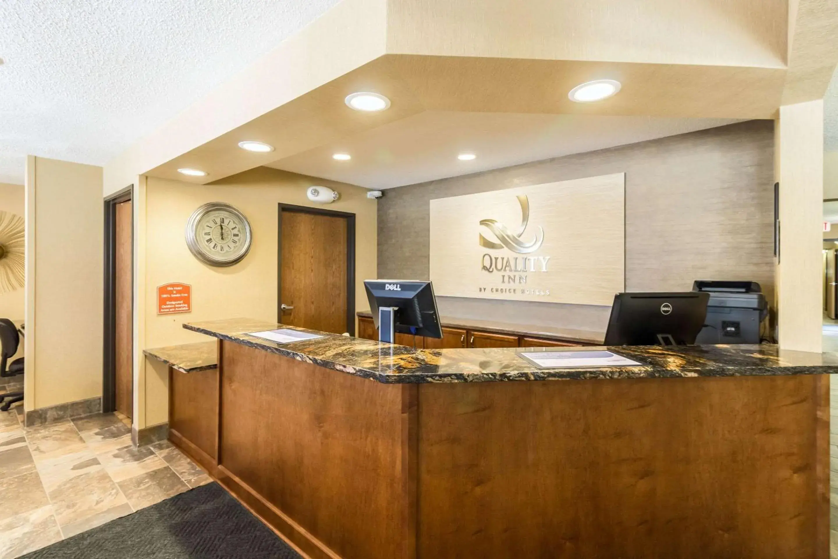 Lobby or reception in Quality Inn Marshall near University Lobby or reception in Quality Inn Marshall near University