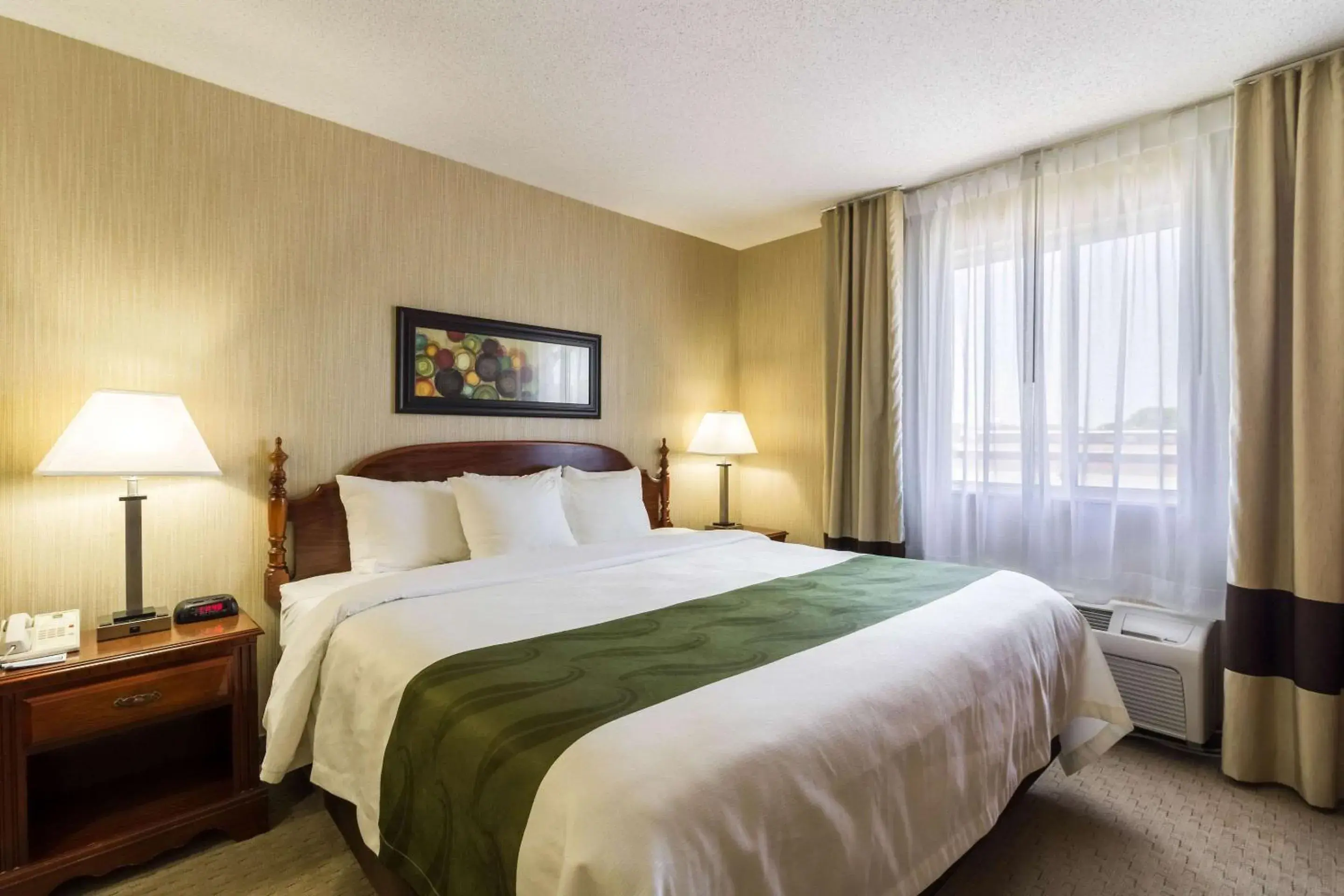 Photo of the whole room, Bed in Quality Inn Marshall near University Photo of the whole room, Bed in Quality Inn Marshall near University