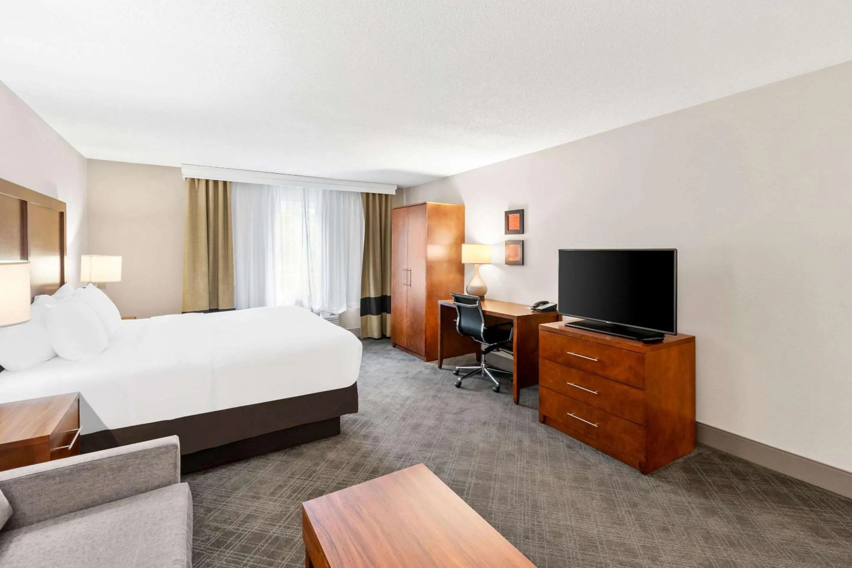 Bedroom, Bed in Comfort Inn Duluth West